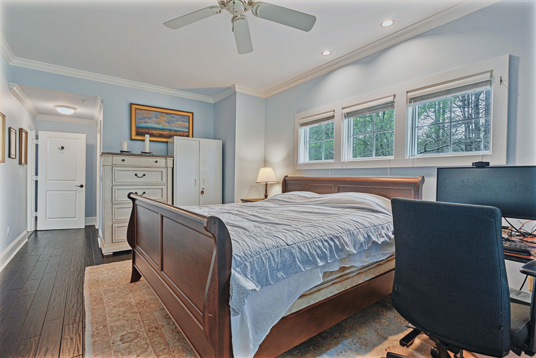 1040E TAILWATER image 22