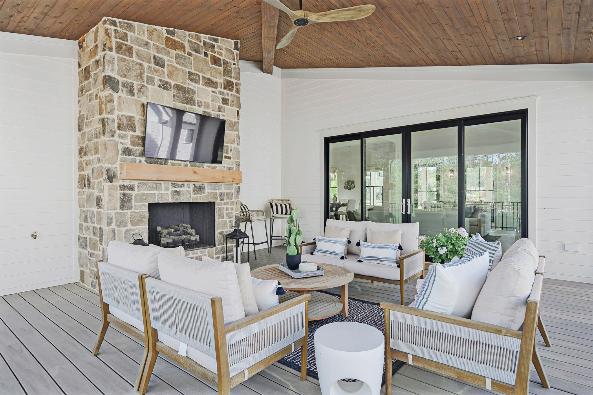 1091 LONGVIEW COMMONS image 18