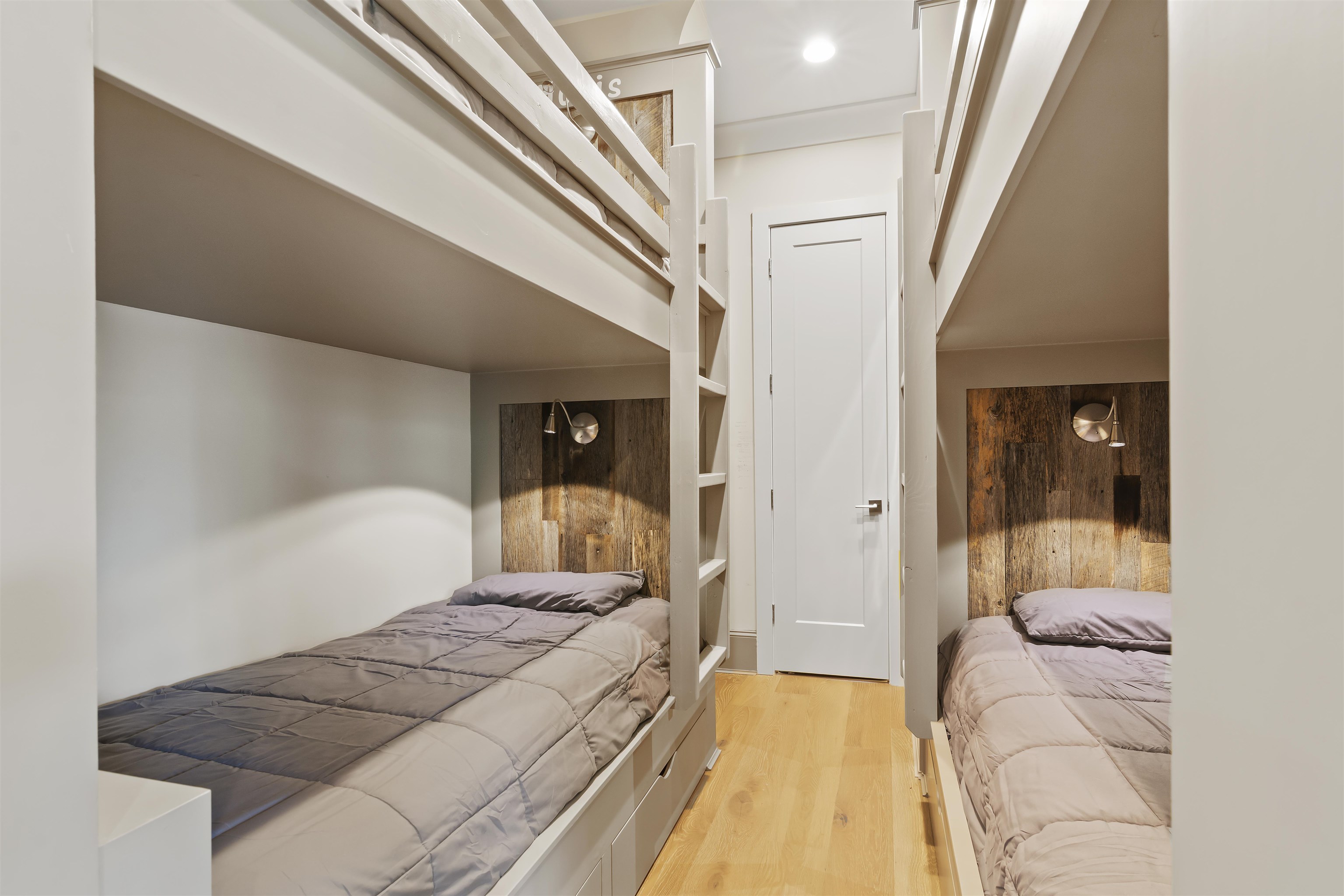 2751 LINGER LONGER DRIVE image 40