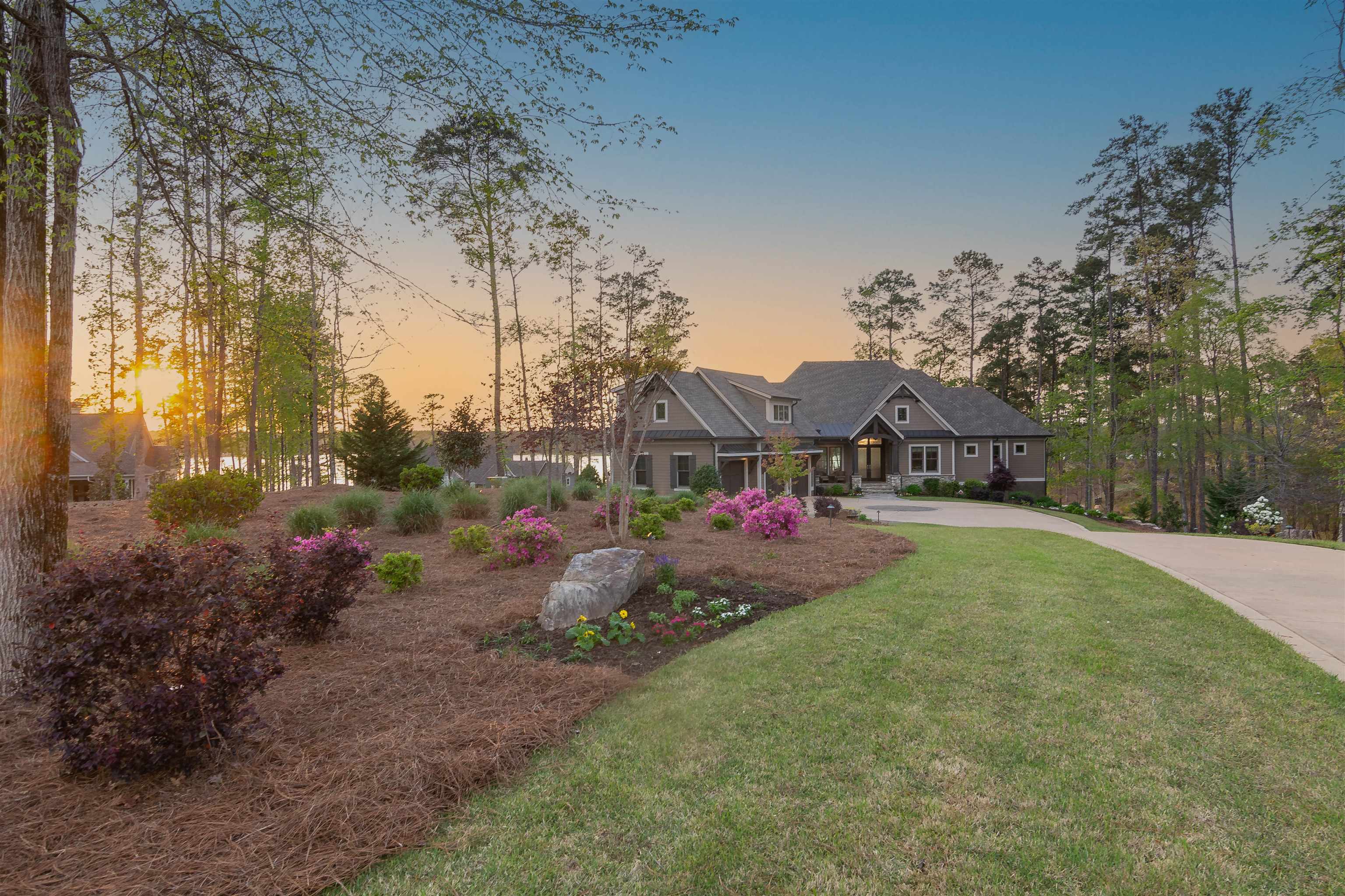 2751 LINGER LONGER DRIVE image 8