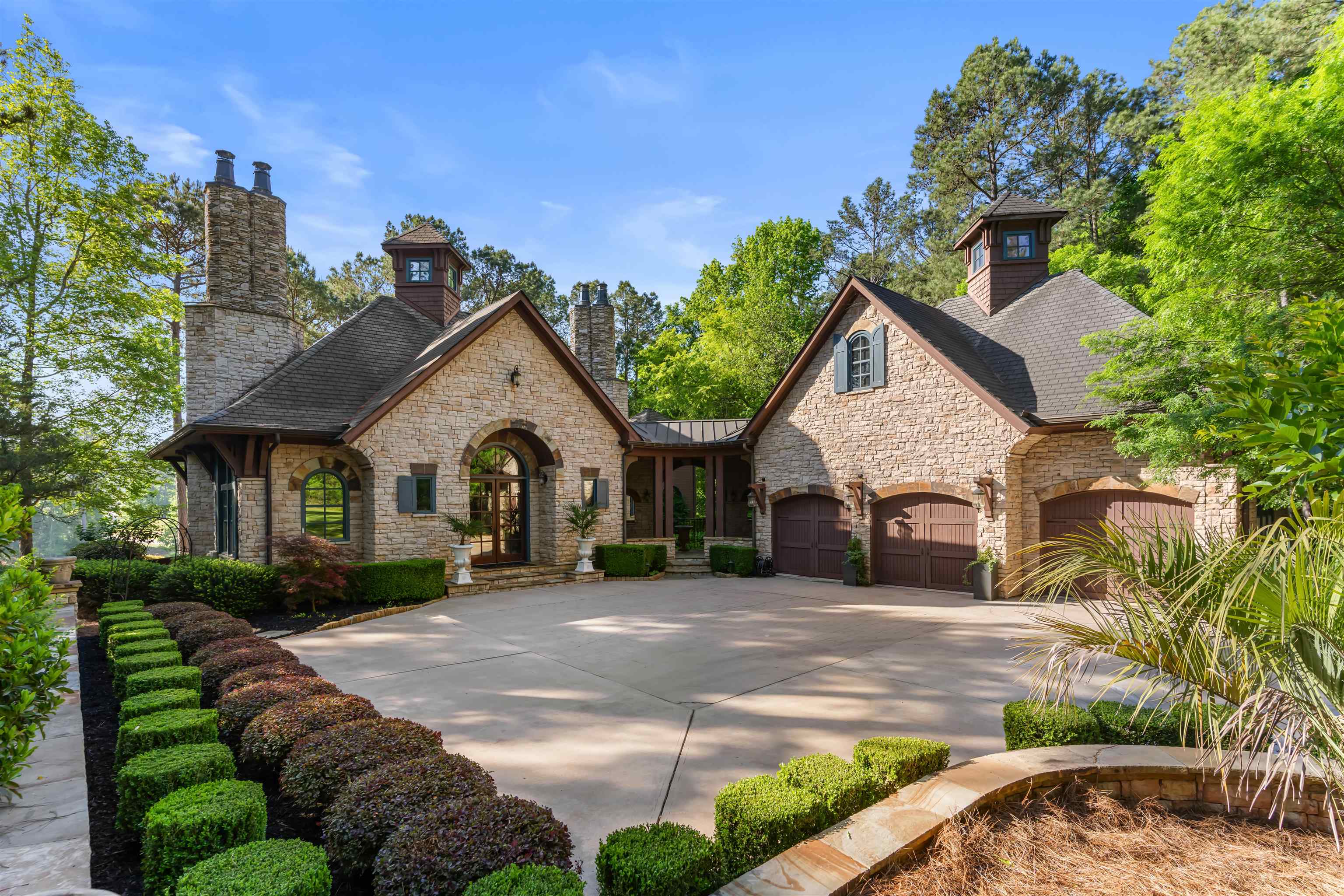 1090 SPRING CREEK image 1