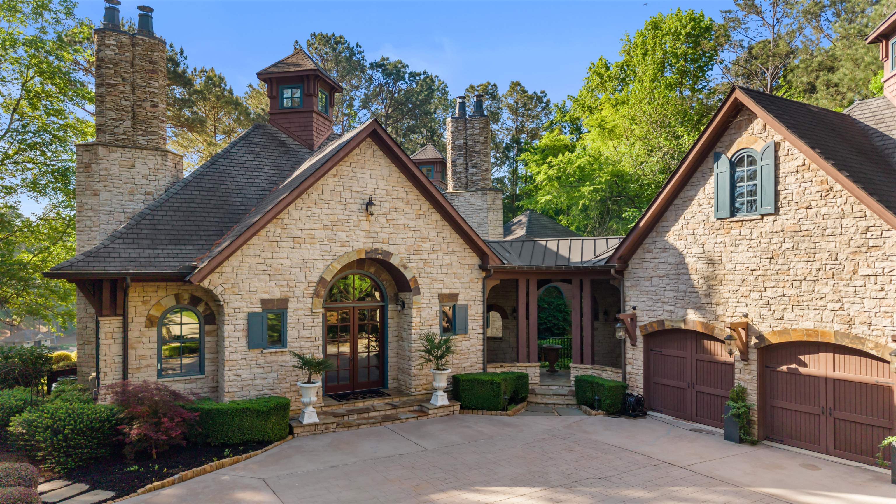 1090 SPRING CREEK image 5