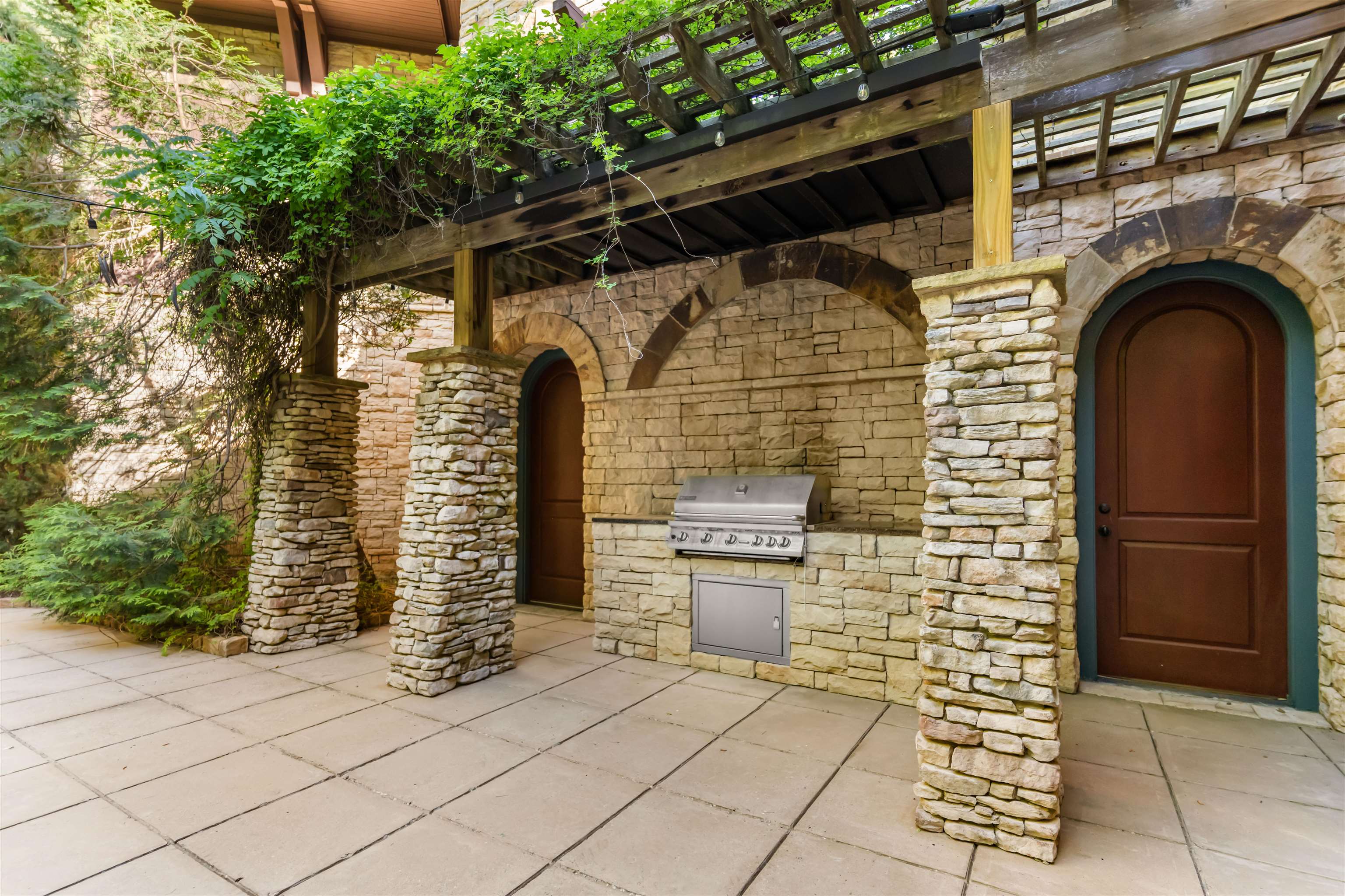 1090 SPRING CREEK image 43