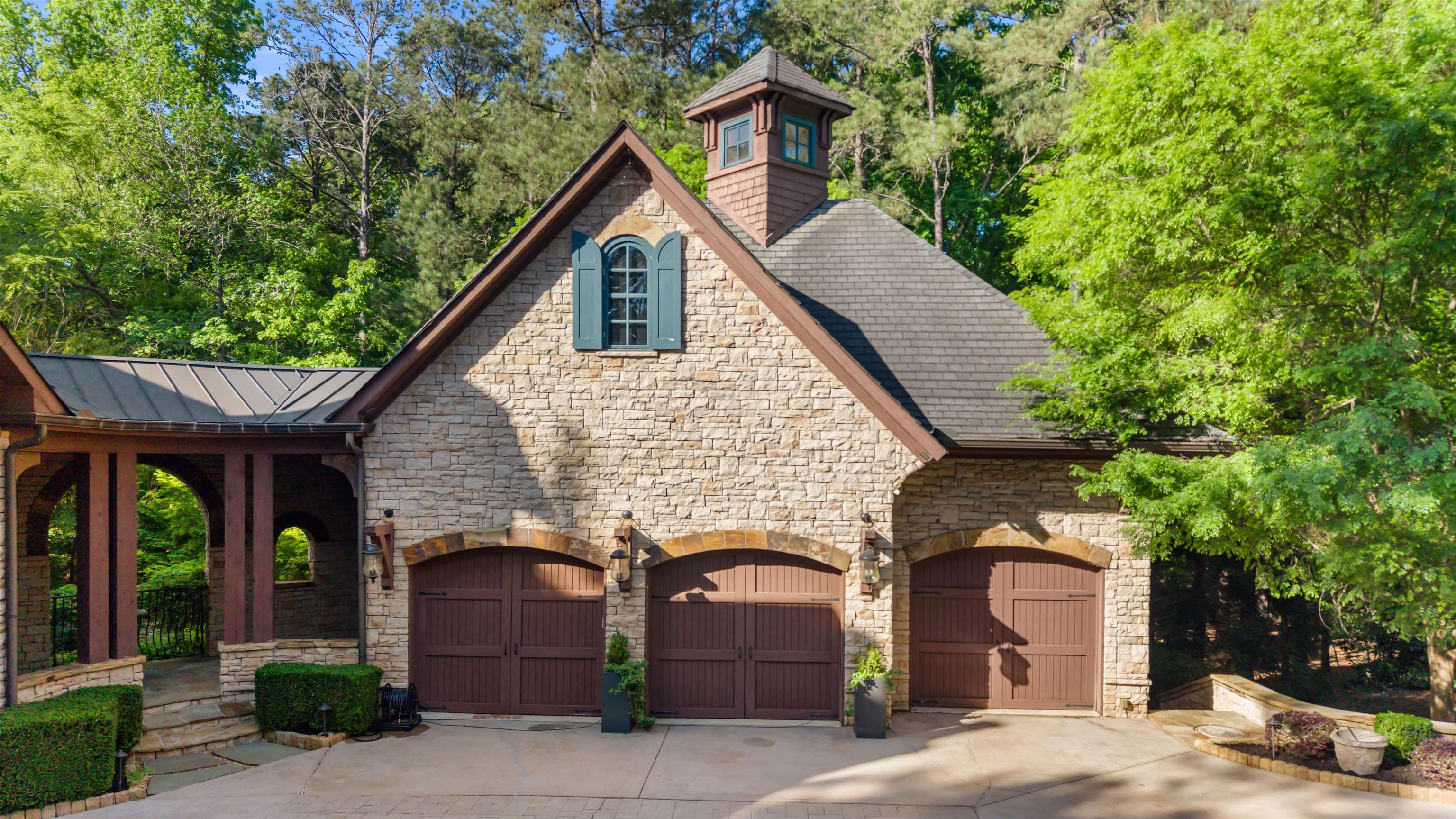 1090 SPRING CREEK image 6