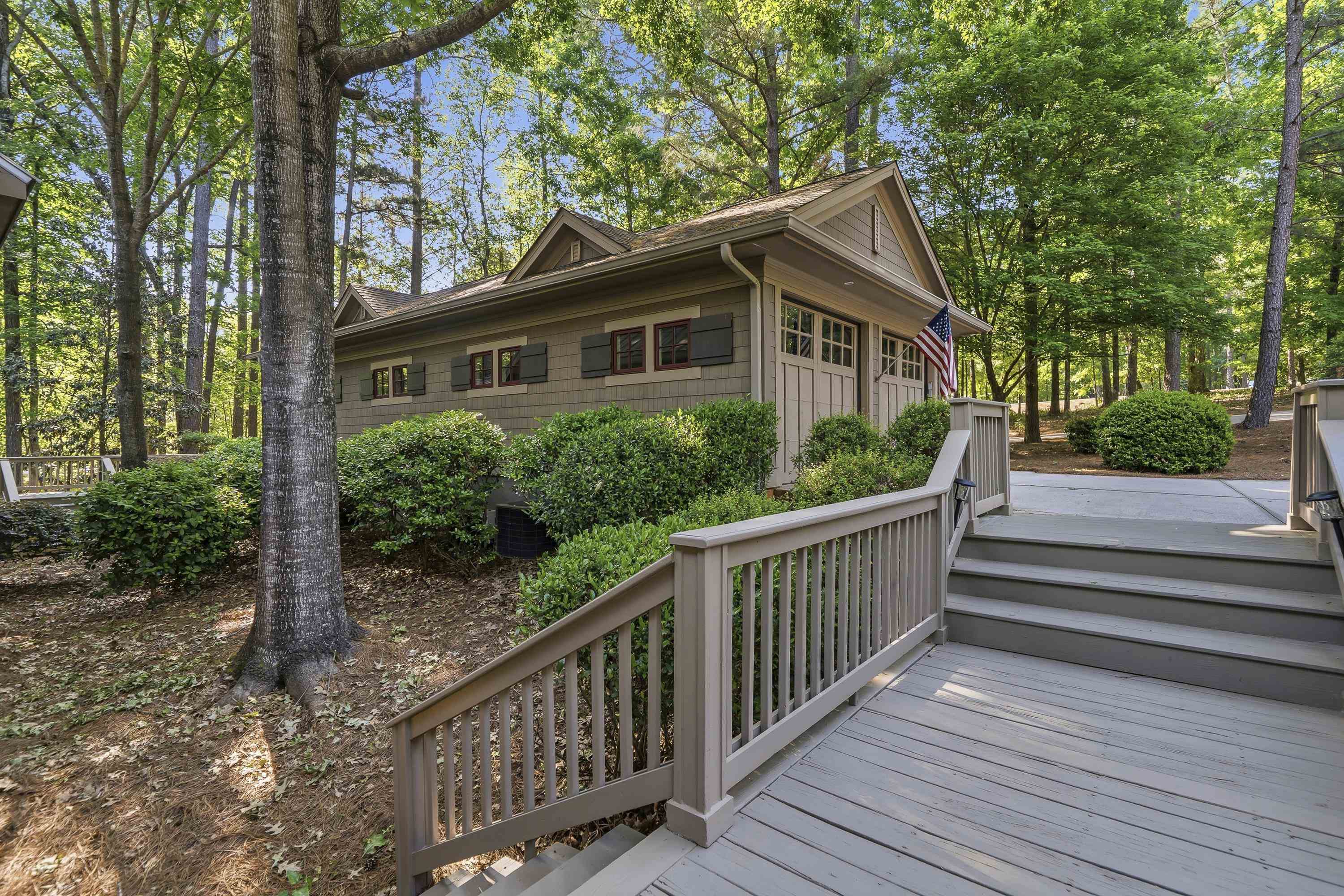 1021 LOCKETS TRAIL image 5