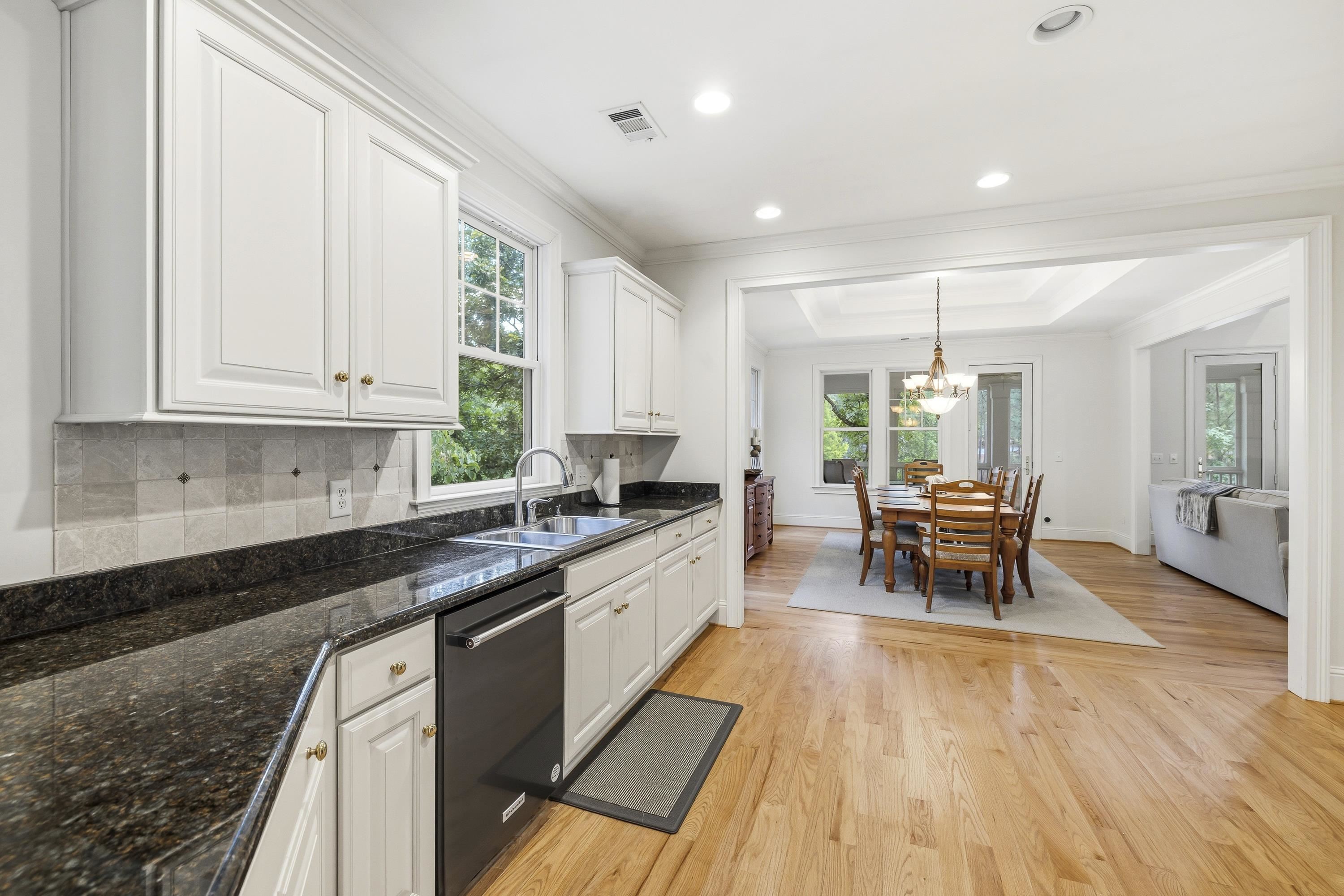 1010 HUBIES WAY image 22