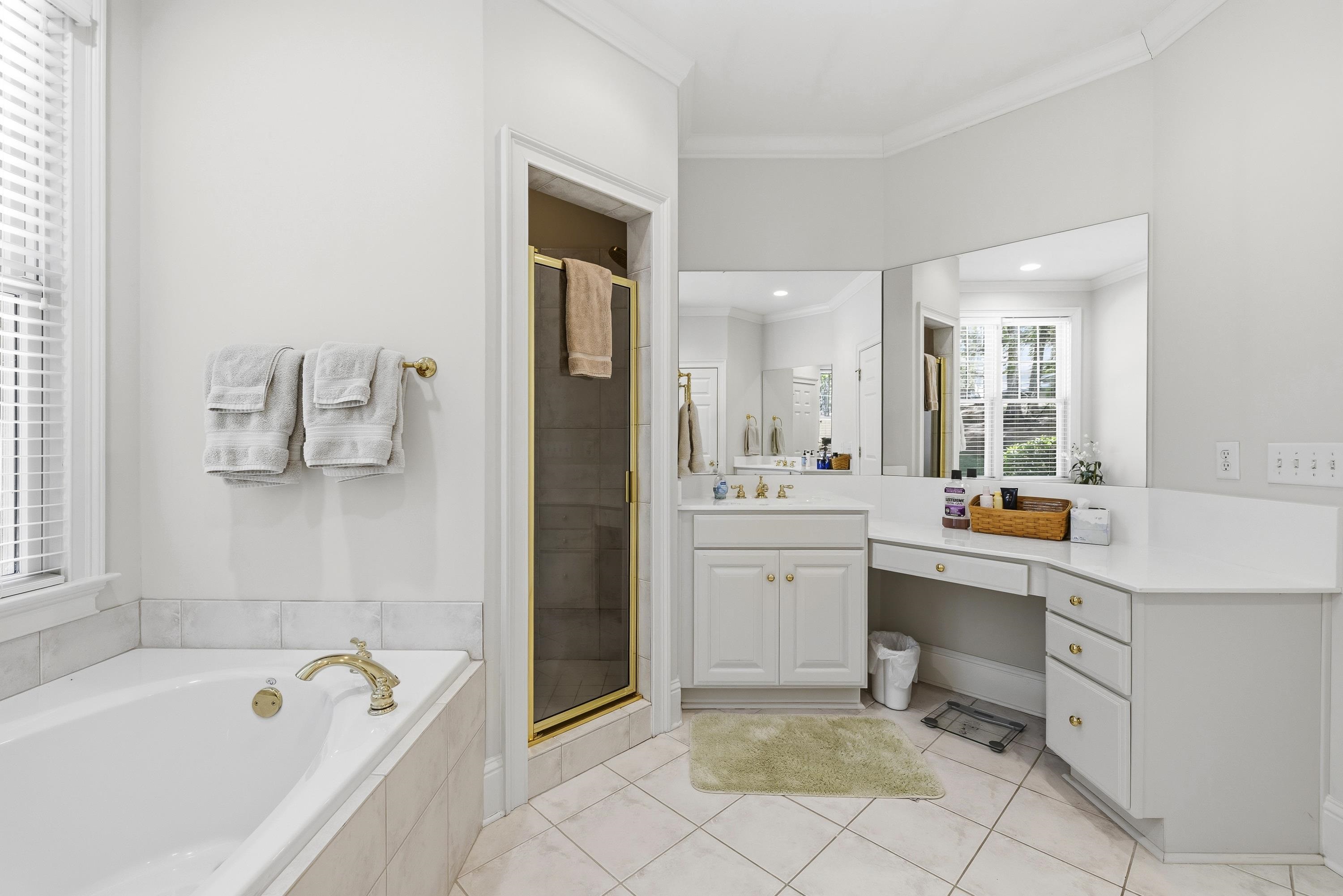 1010 HUBIES WAY image 30