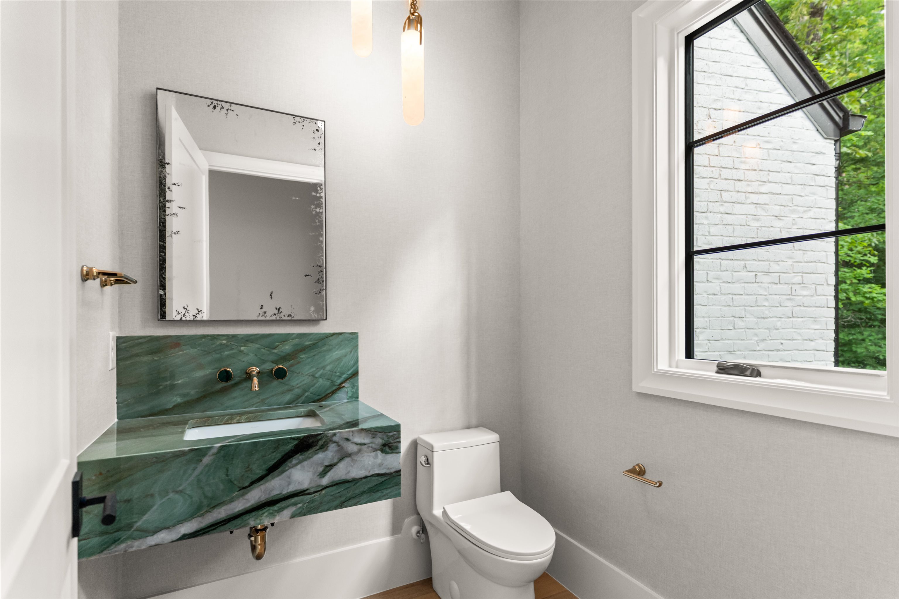 1040 SUNRISE COURT image 17