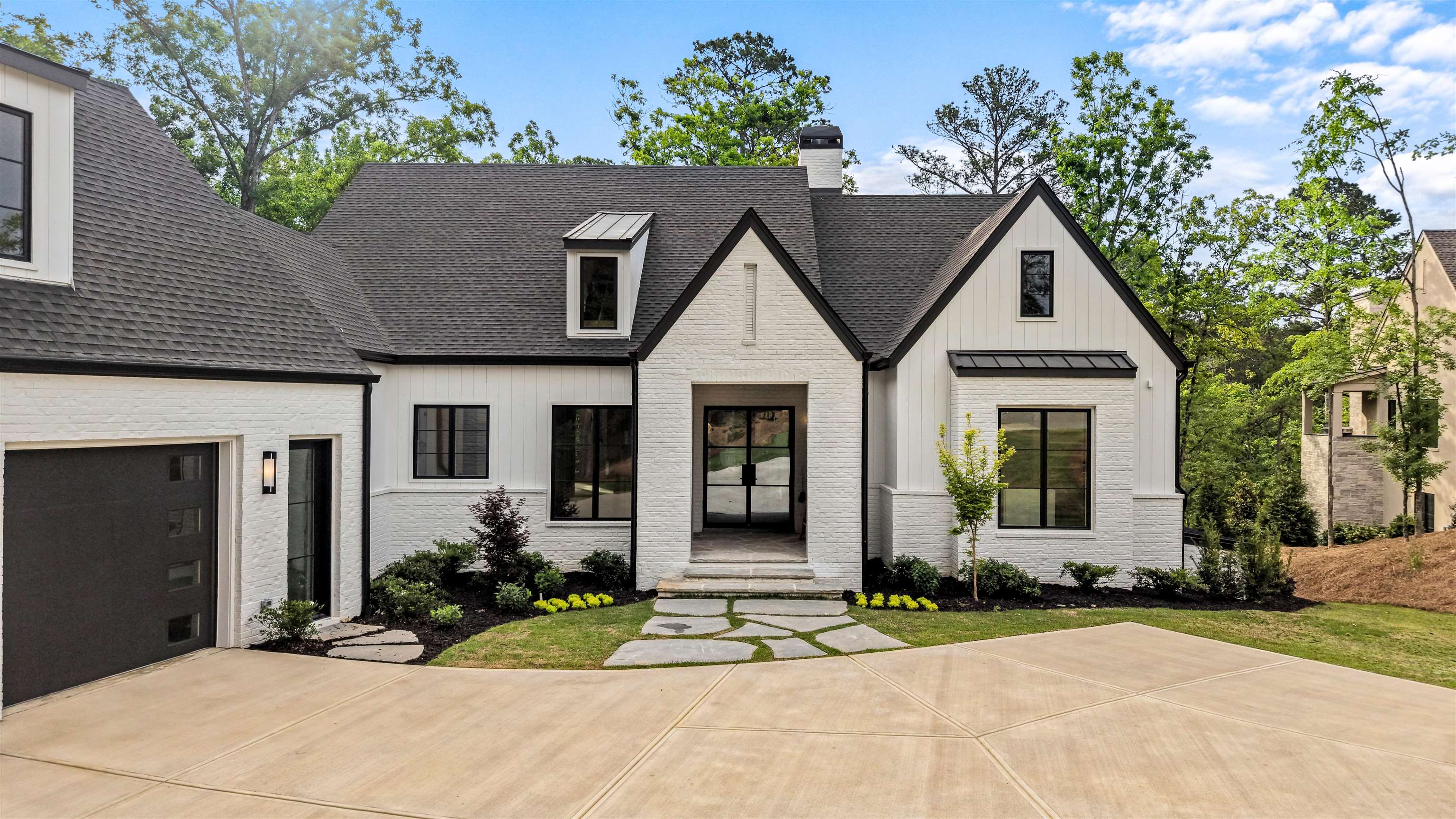 1040 SUNRISE COURT image 3