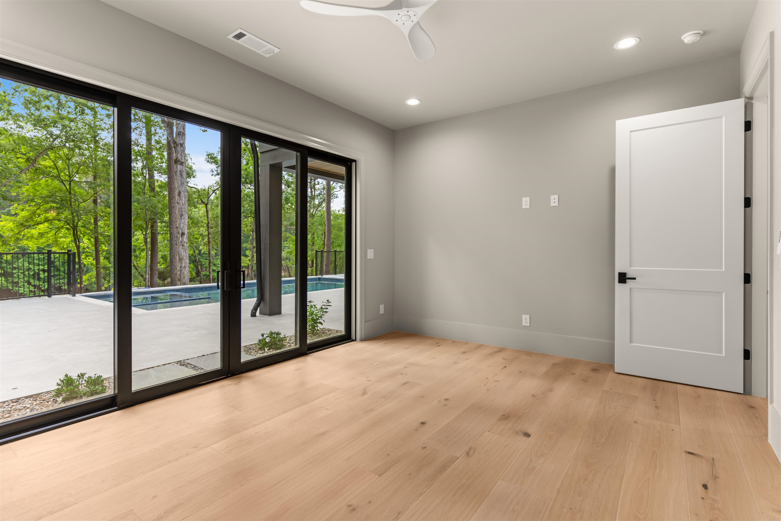 1040 SUNRISE COURT image 25