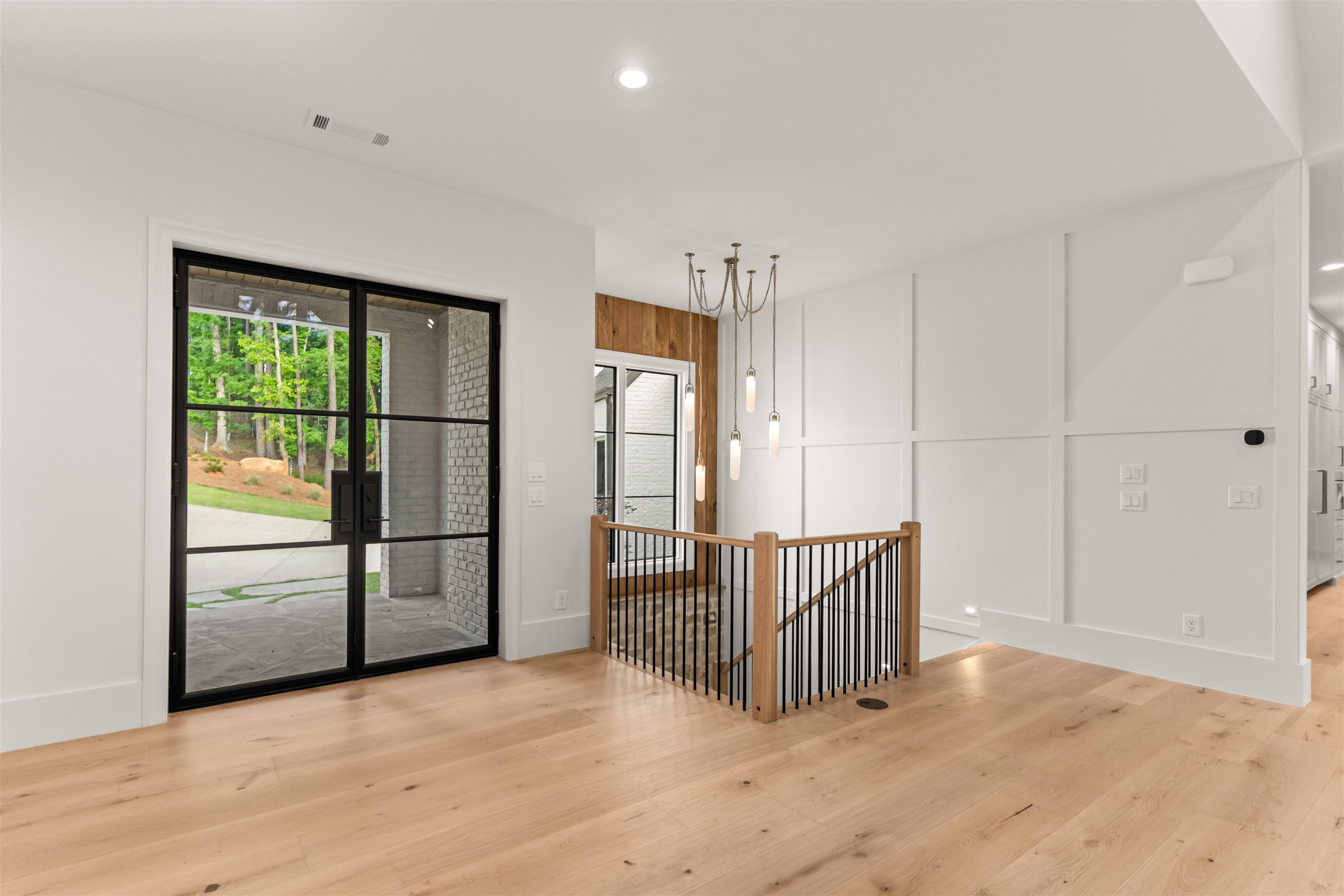 1040 SUNRISE COURT image 5