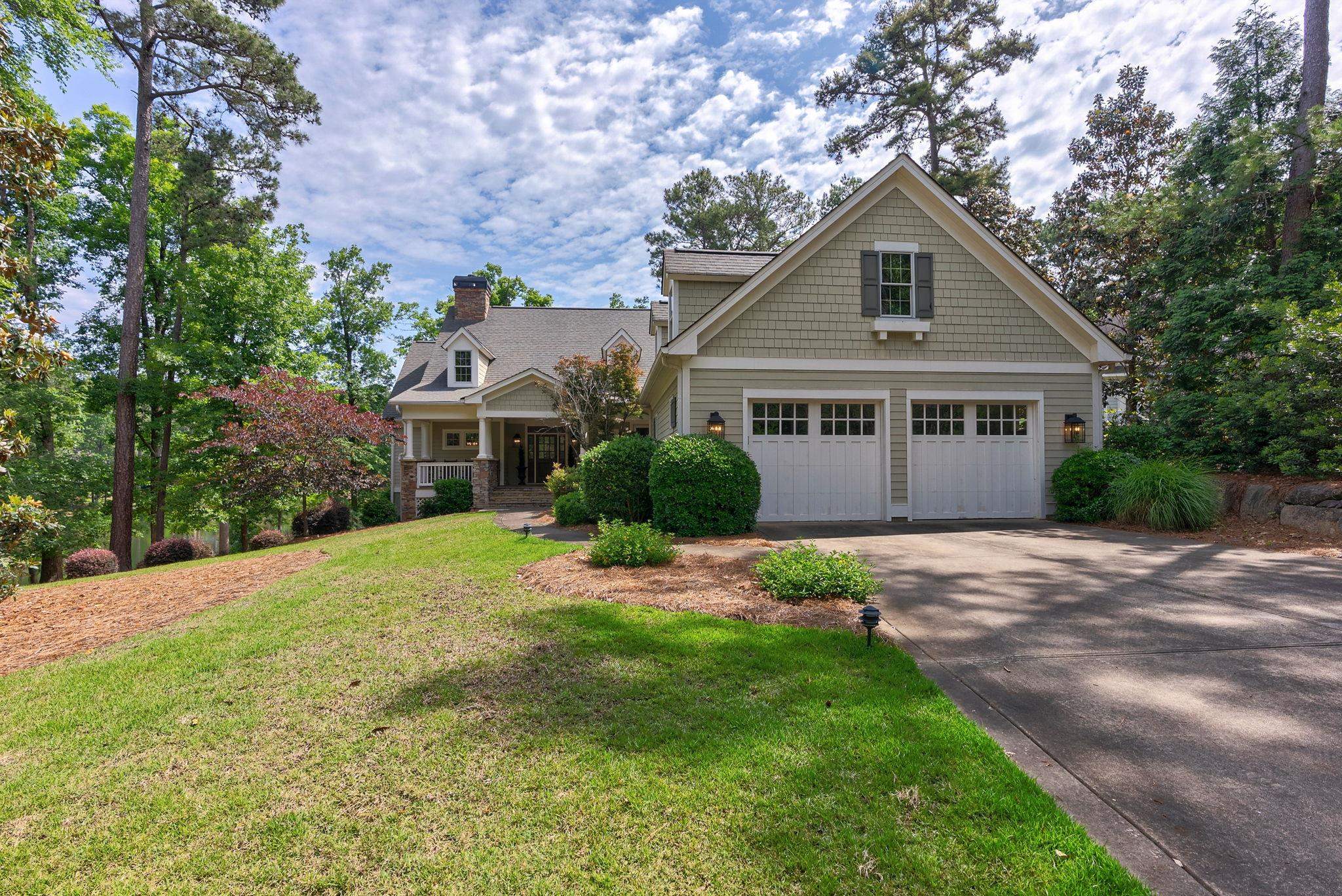 1010 CAROLYNS PLACE image 3