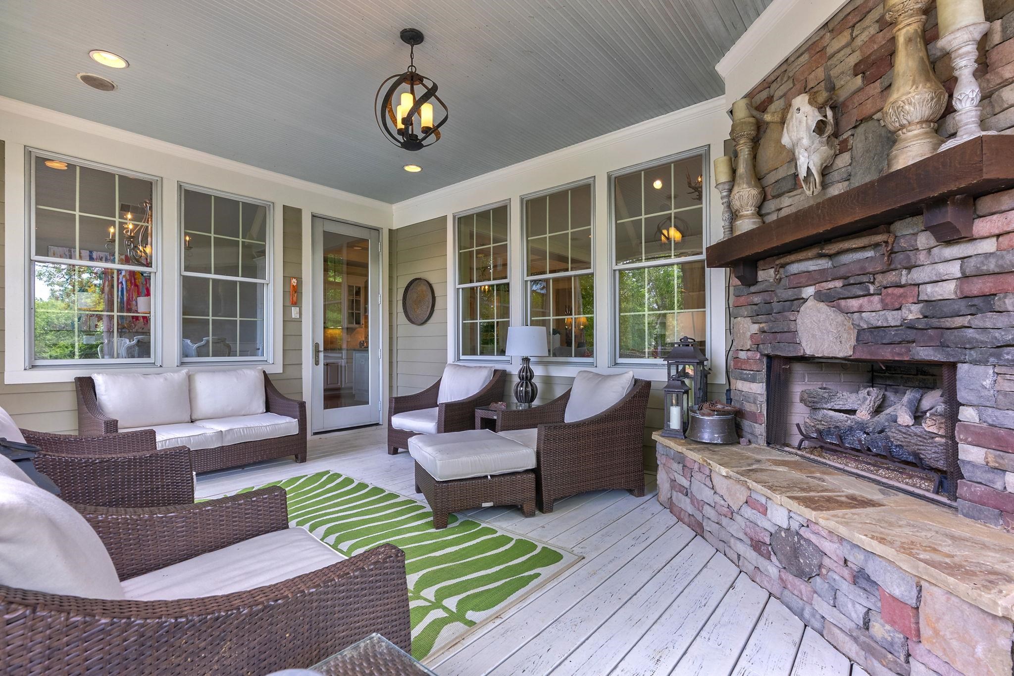 1010 CAROLYNS PLACE image 23