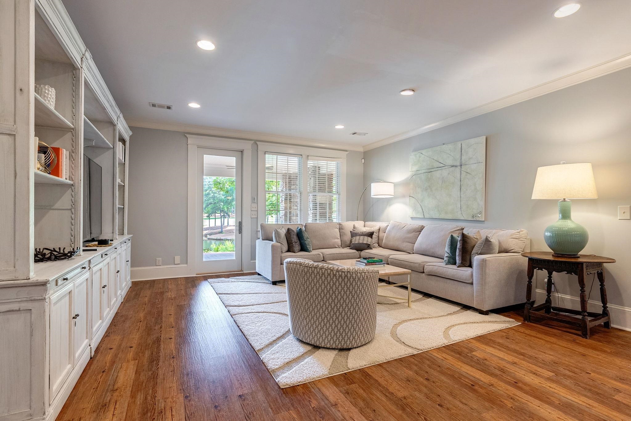 1010 CAROLYNS PLACE image 37