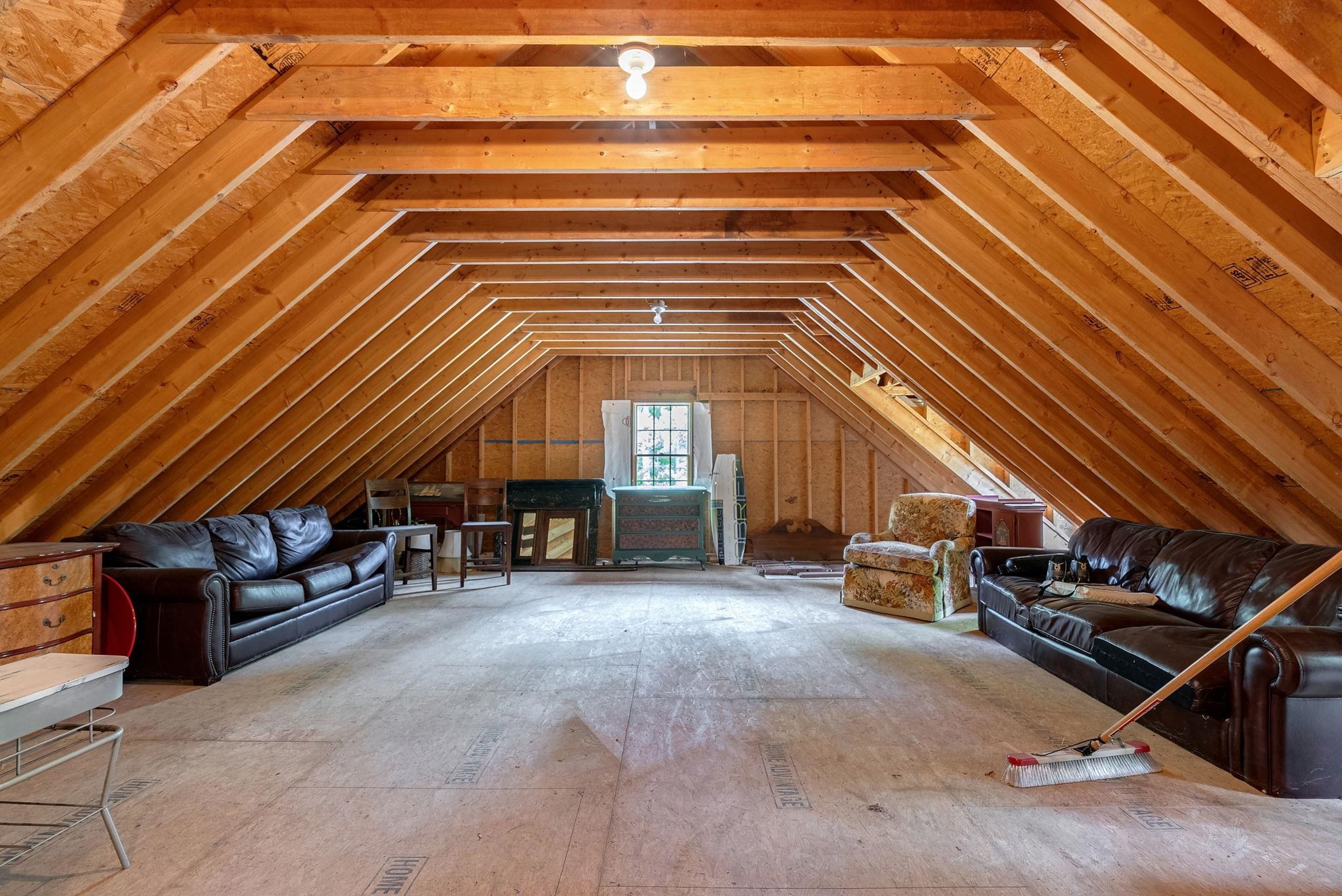 1010 CAROLYNS PLACE image 52