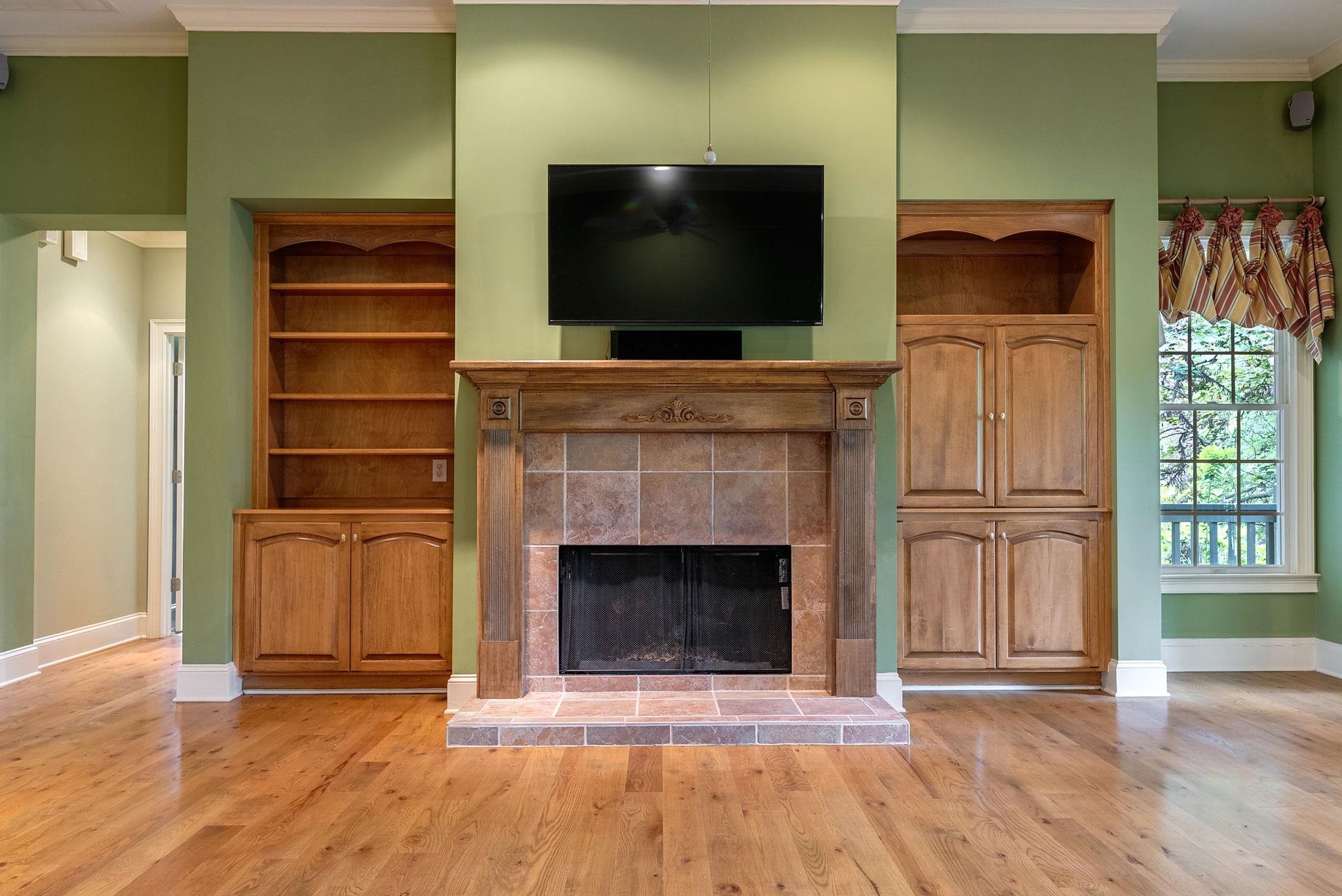 1021 PLANTERS LANE image 11