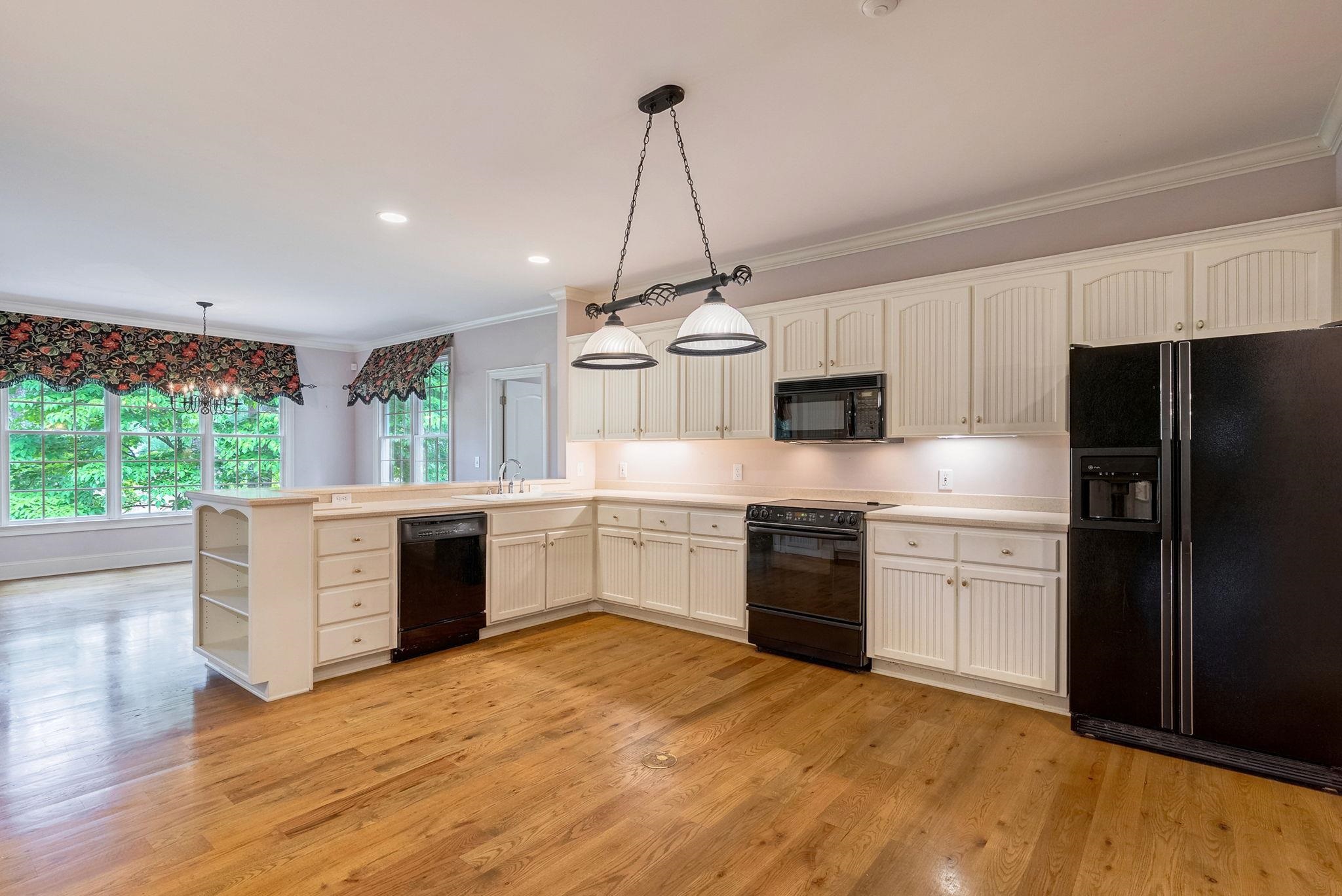 1021 PLANTERS LANE image 14