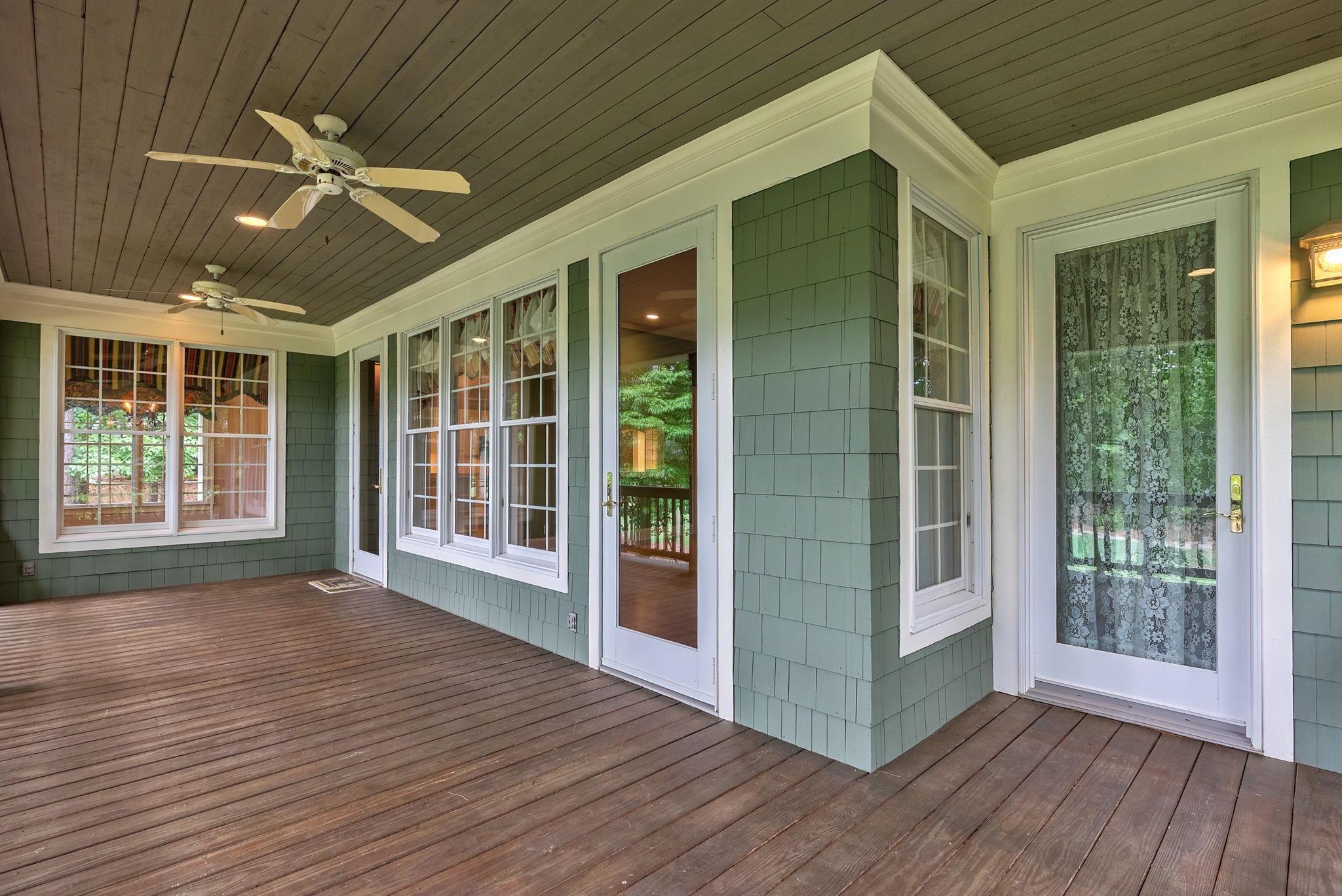 1021 PLANTERS LANE image 23