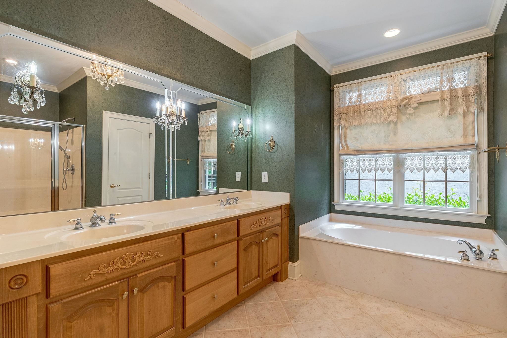 1021 PLANTERS LANE image 32