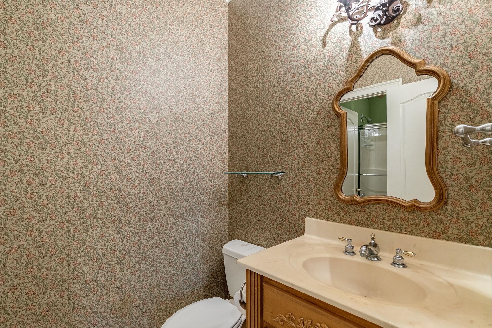 1021 PLANTERS LANE image 38