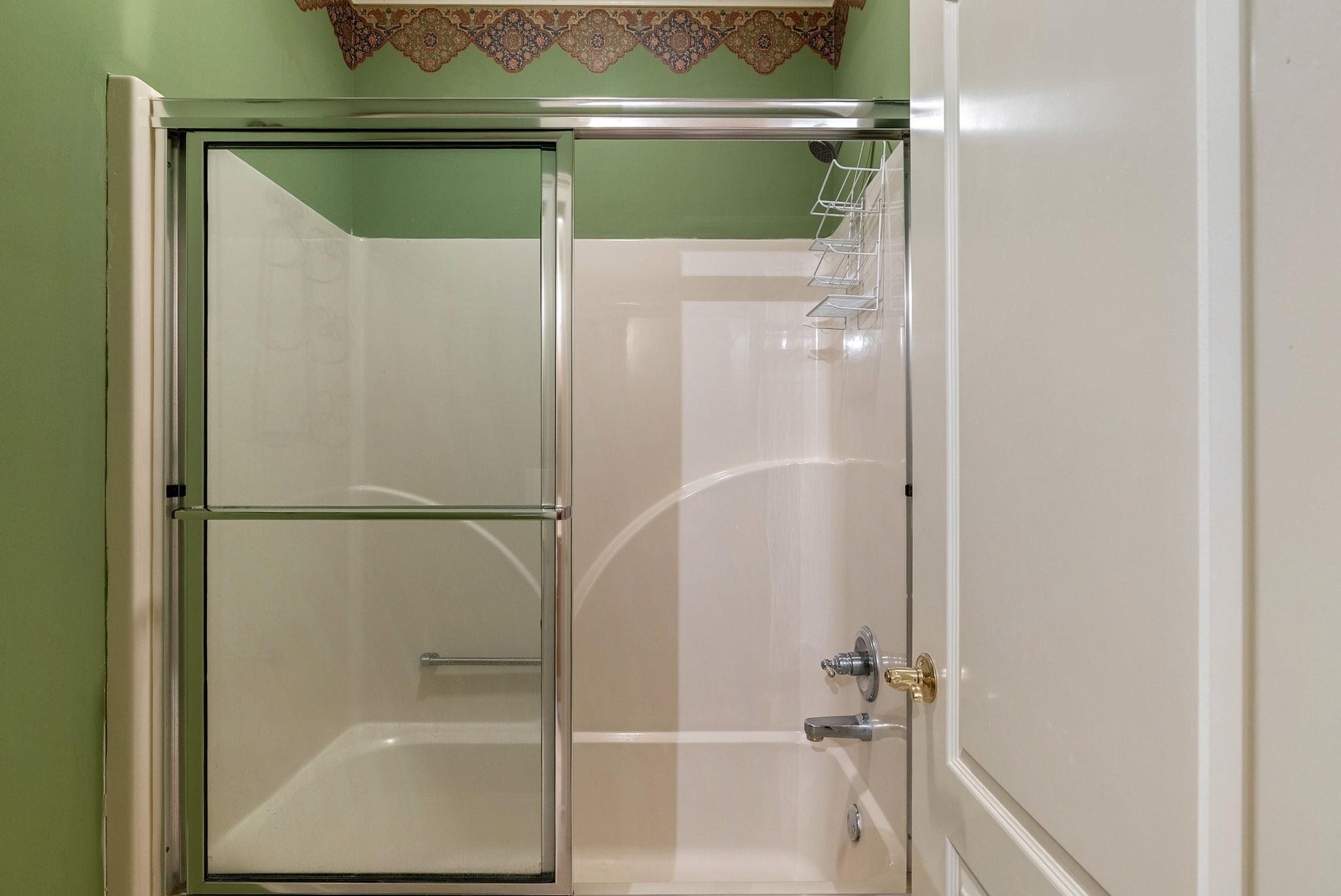 1021 PLANTERS LANE image 40