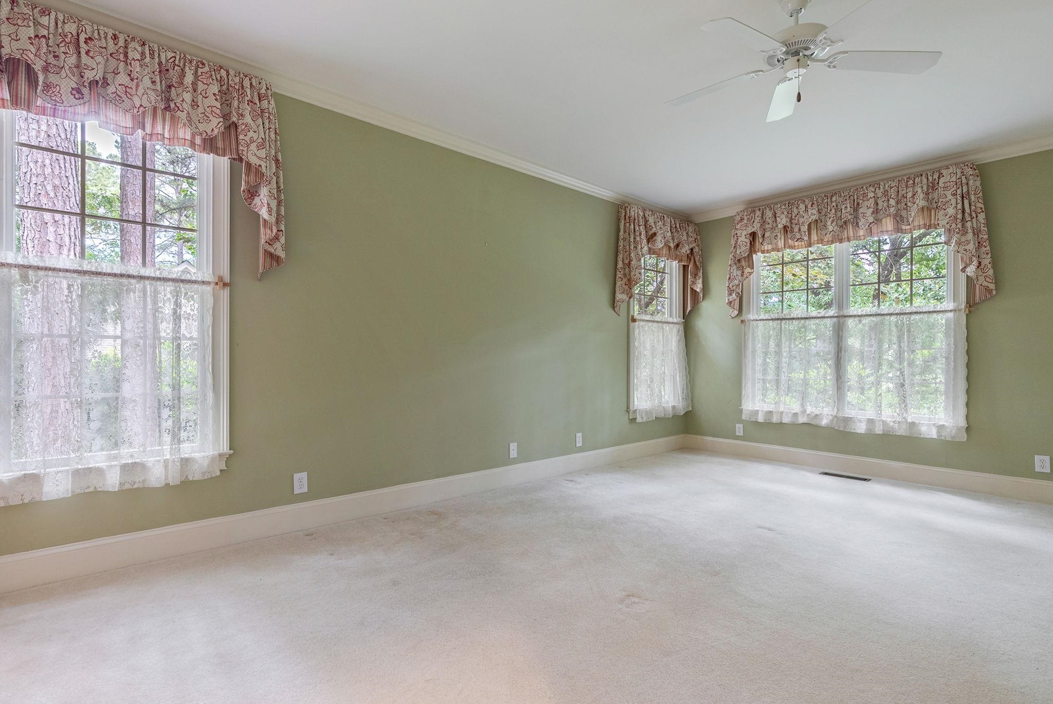 1021 PLANTERS LANE image 41