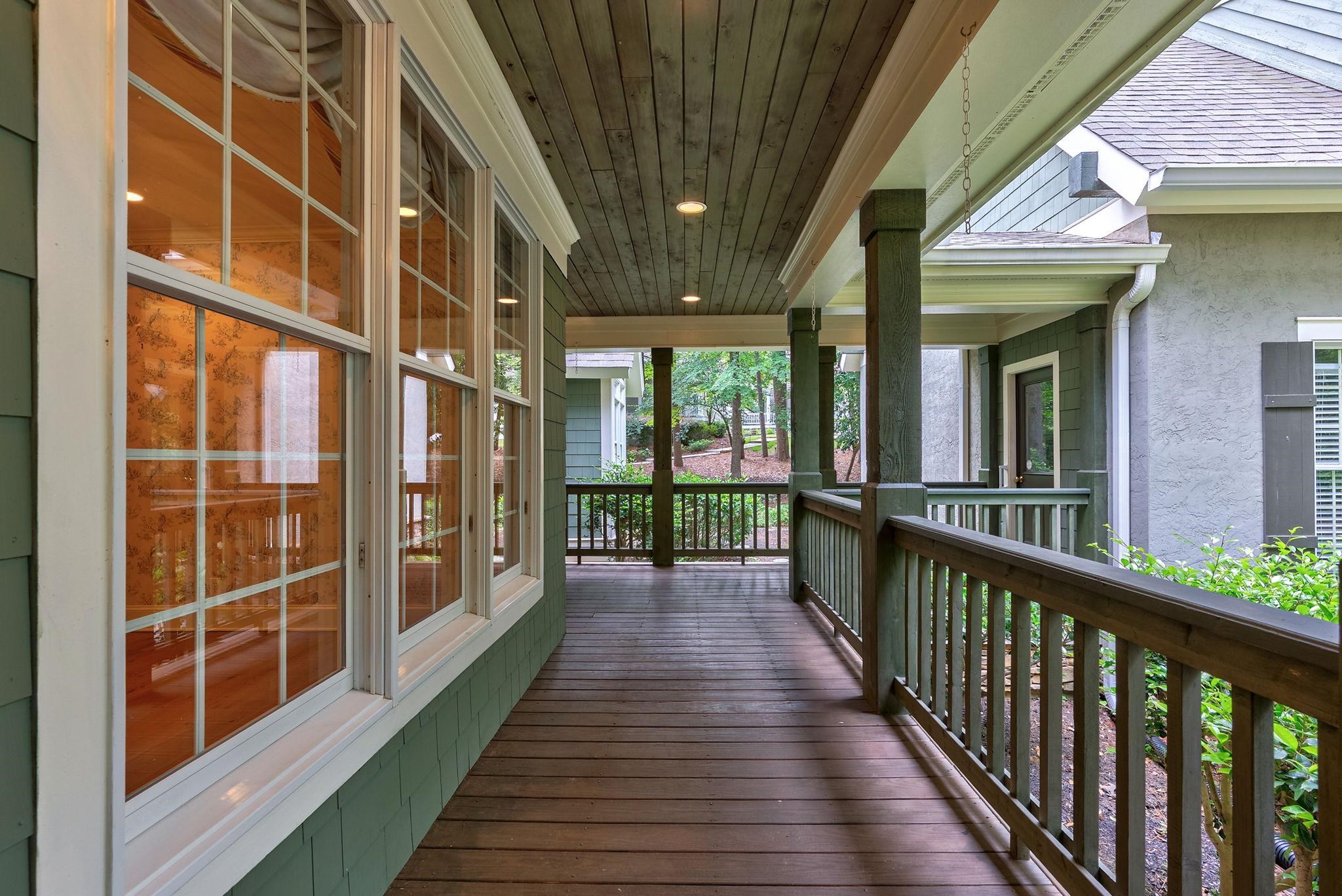 1021 PLANTERS LANE image 6