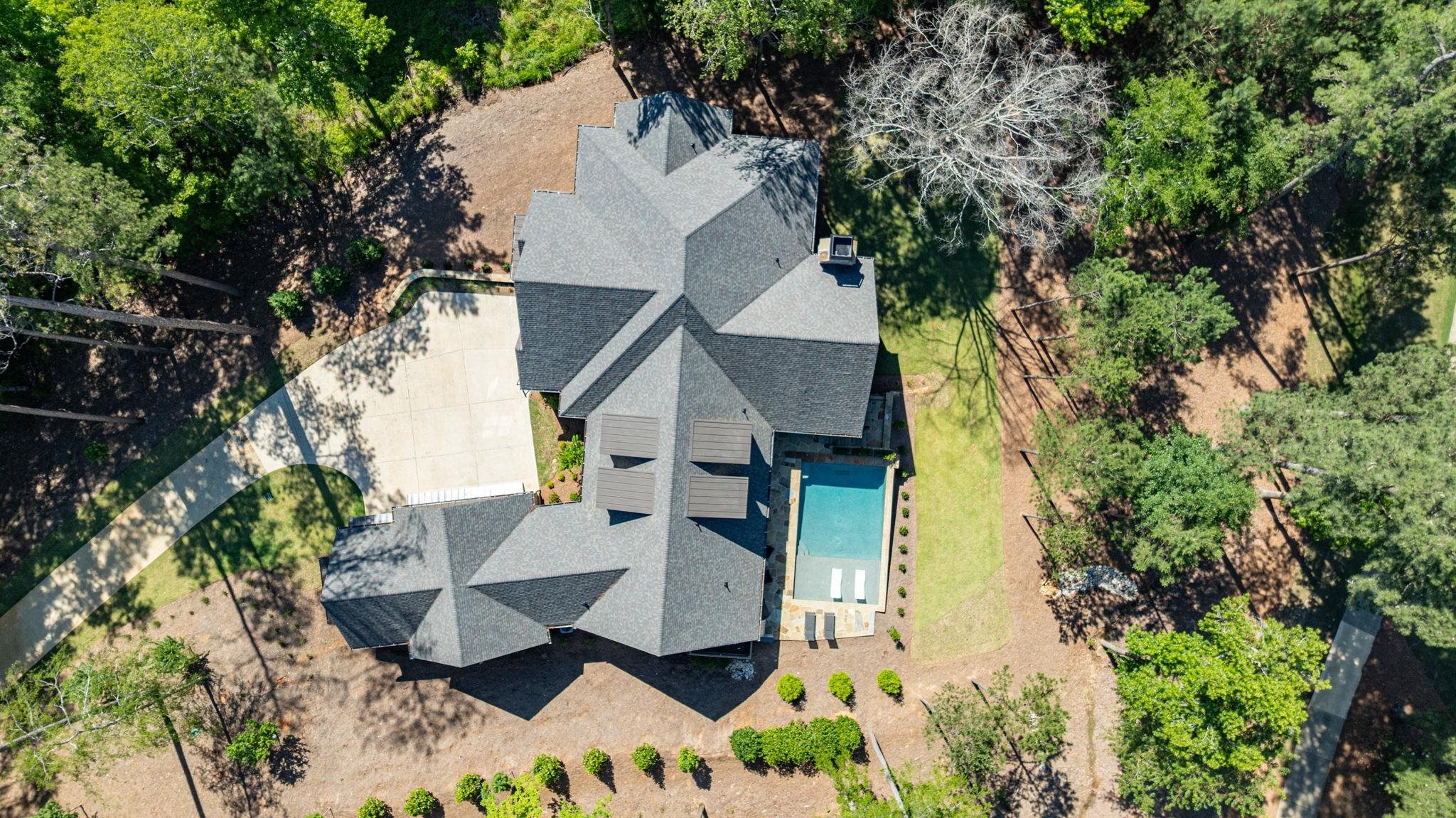 1010 MONFORT COURT image 2