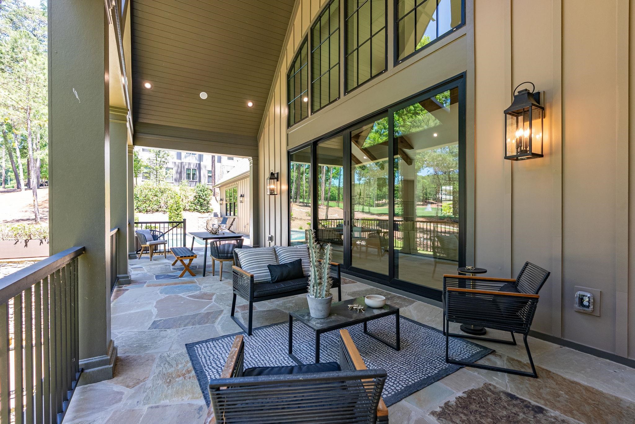 1010 MONFORT COURT image 13