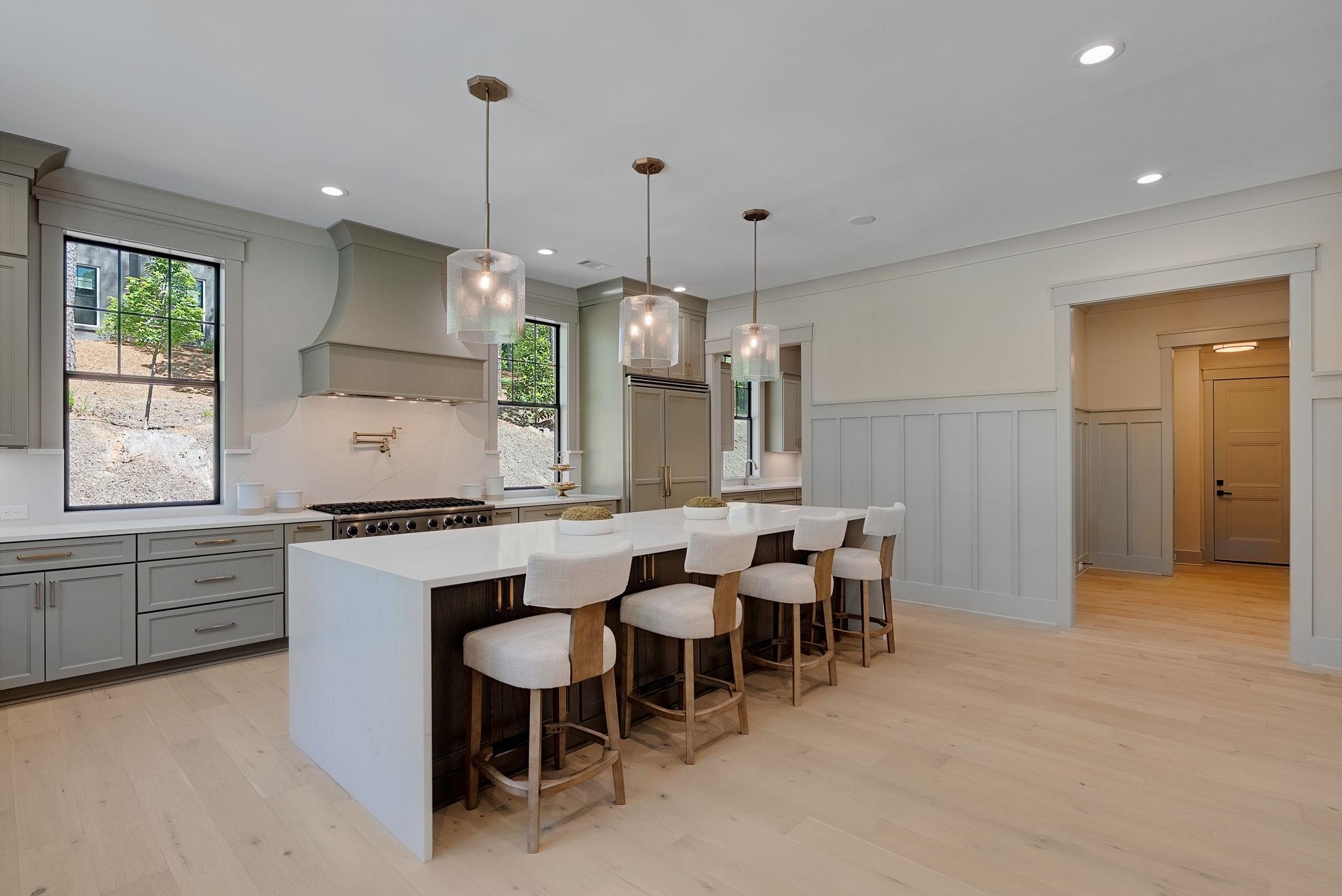 1010 MONFORT COURT image 20