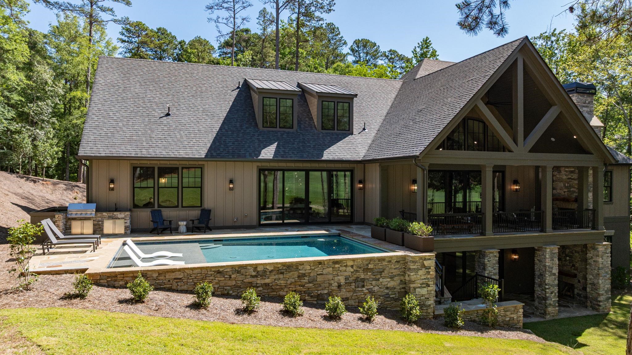 1010 MONFORT COURT image 3