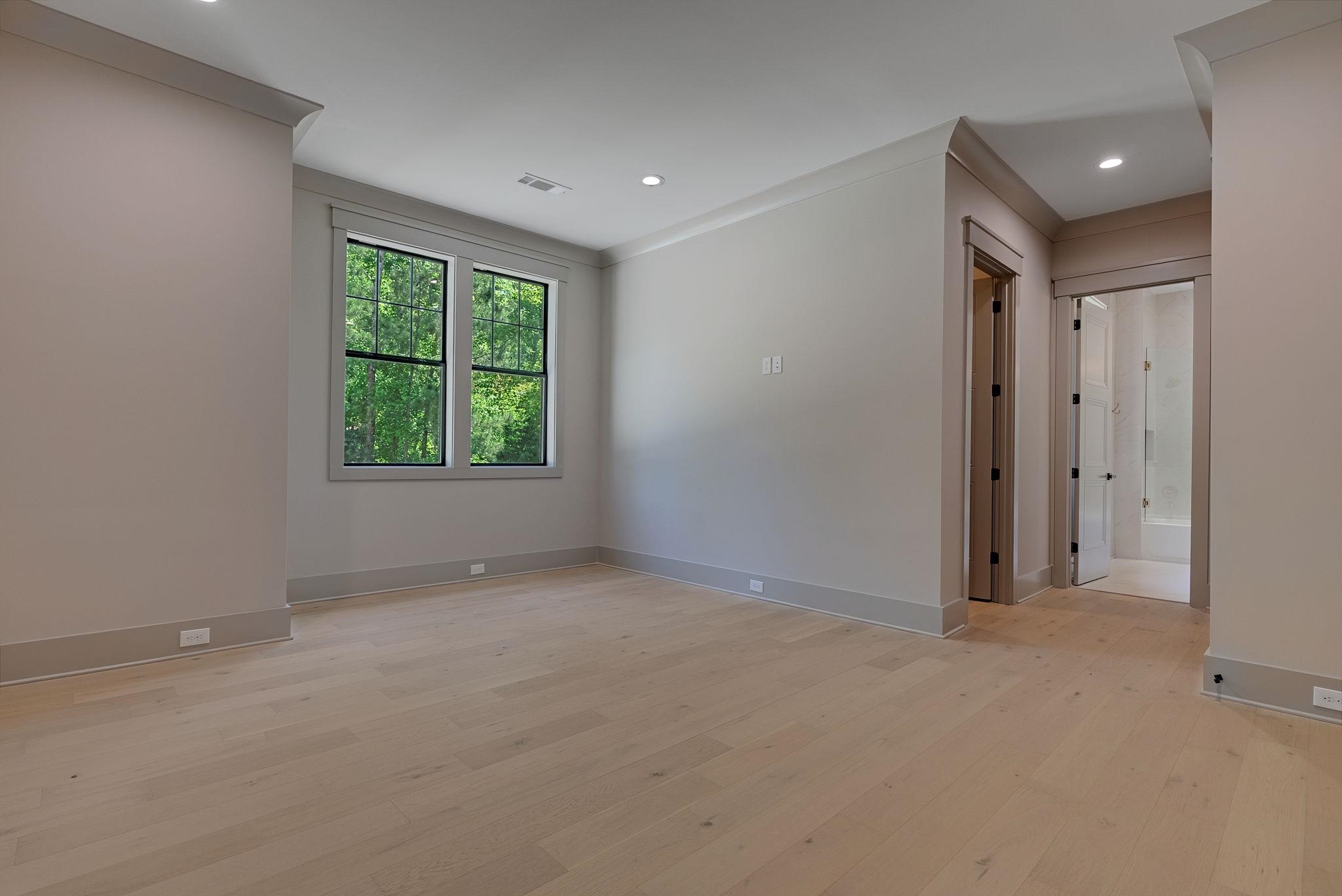 1010 MONFORT COURT image 33