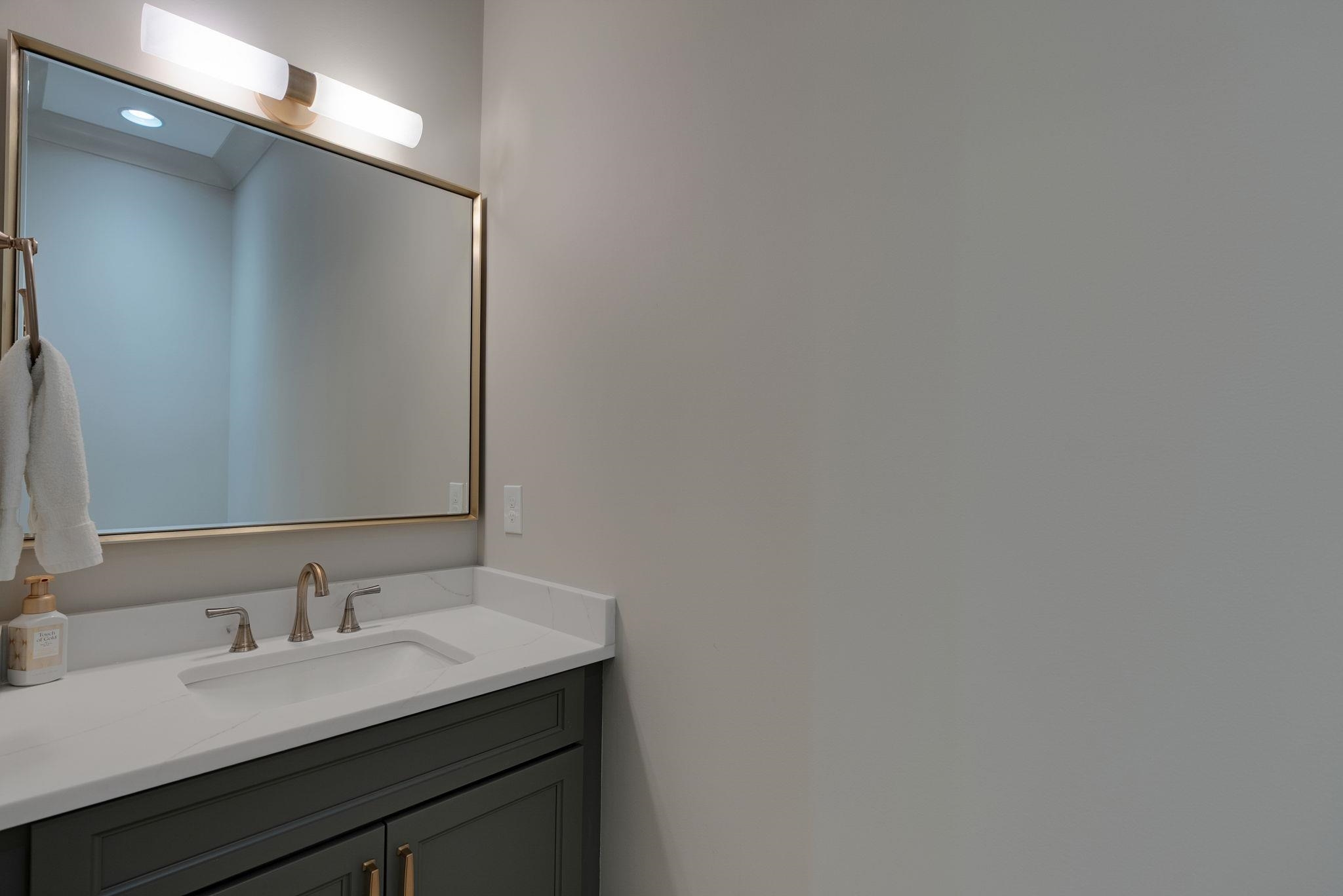 1010 MONFORT COURT image 39