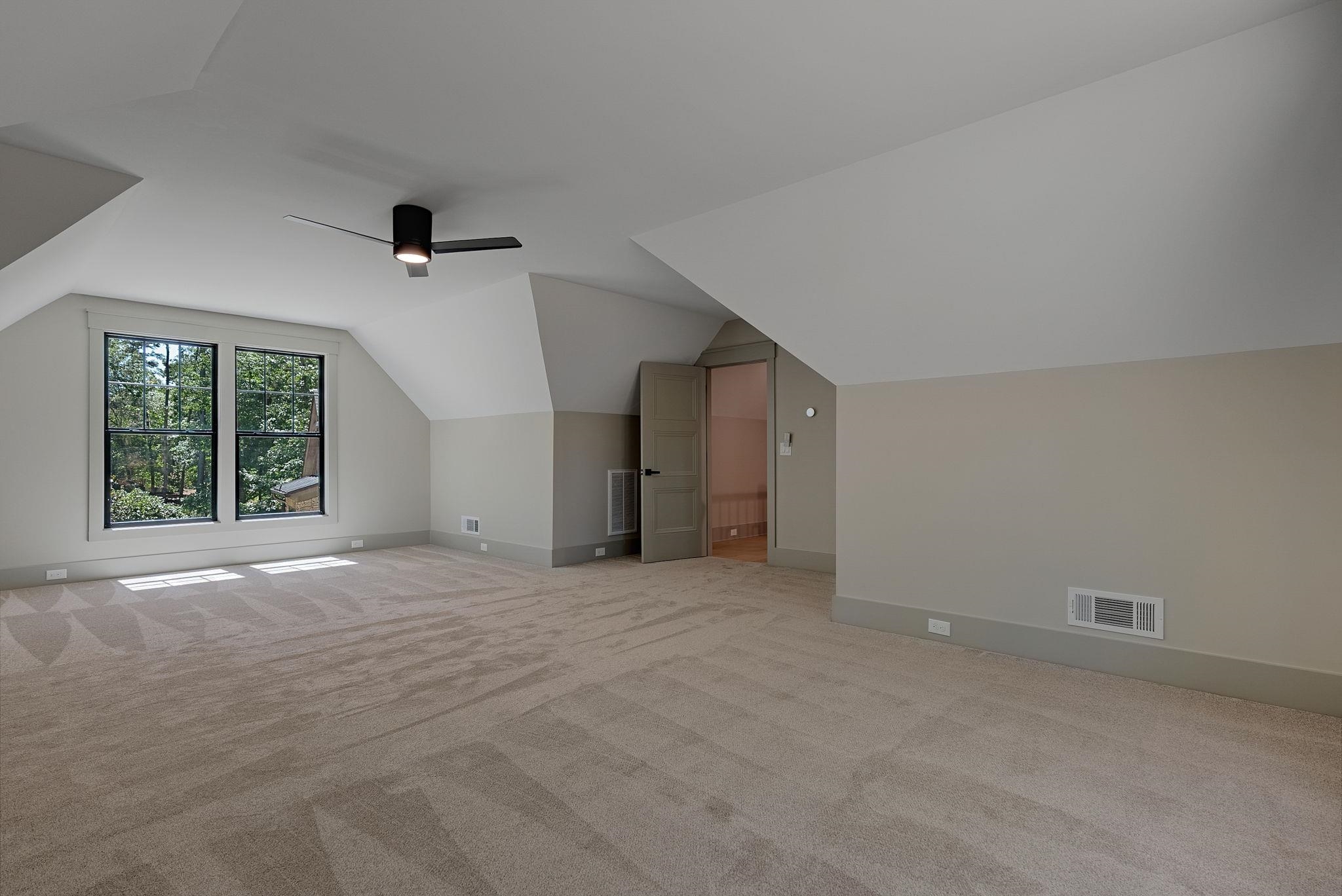 1010 MONFORT COURT image 40