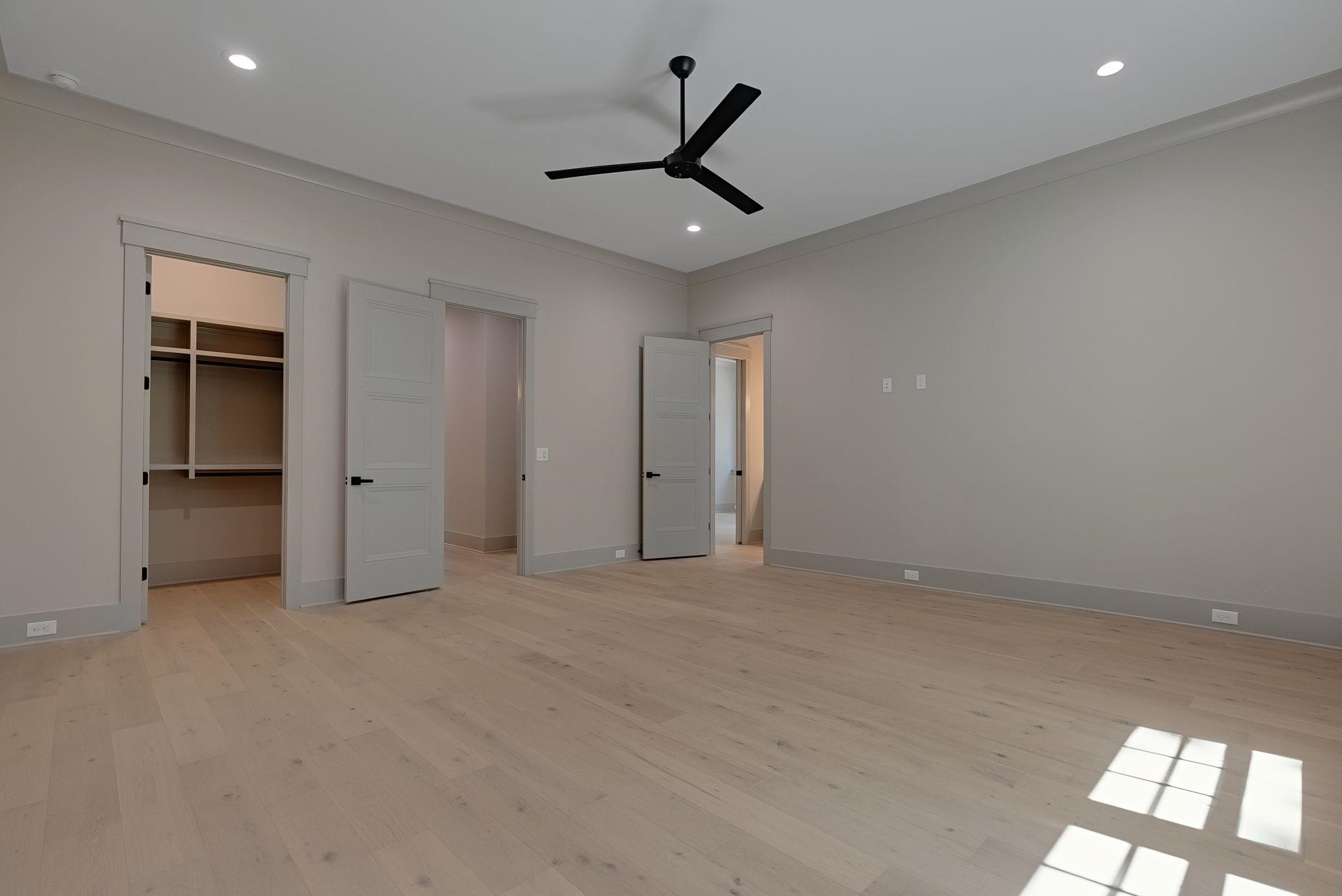 1010 MONFORT COURT image 53