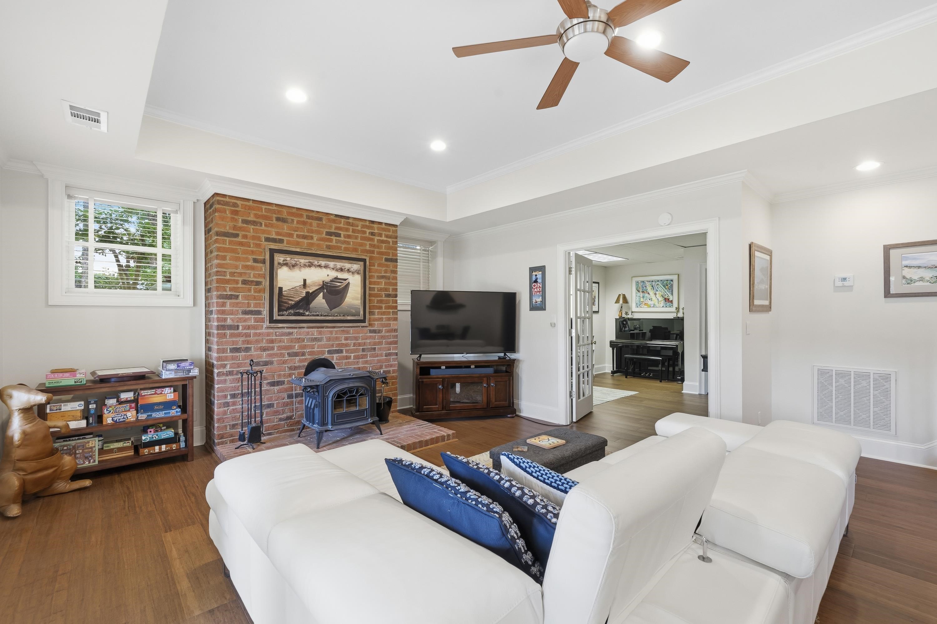1040 STOCKS LANE image 57