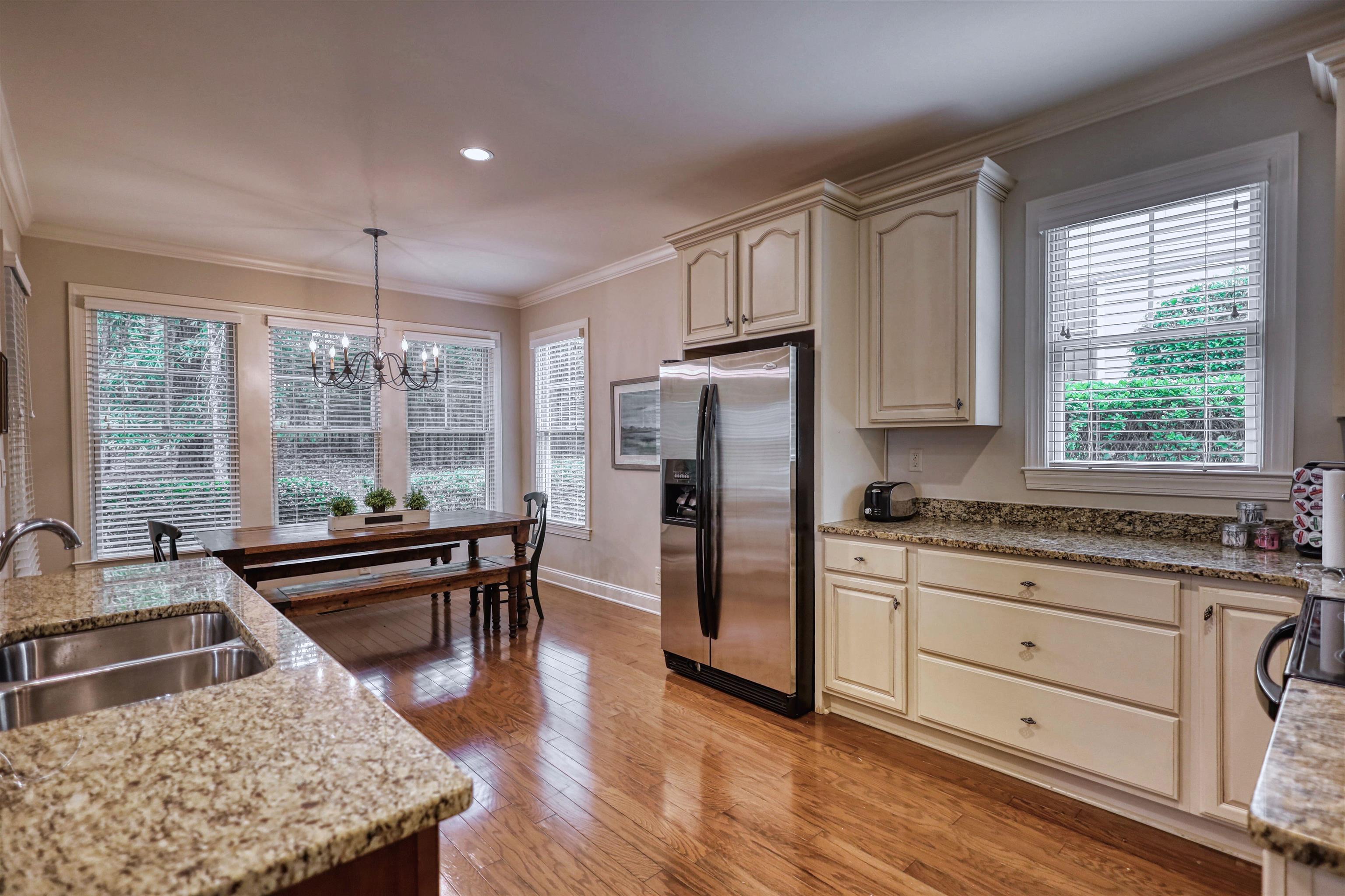 1100 STARBOARD DRIVE image 14