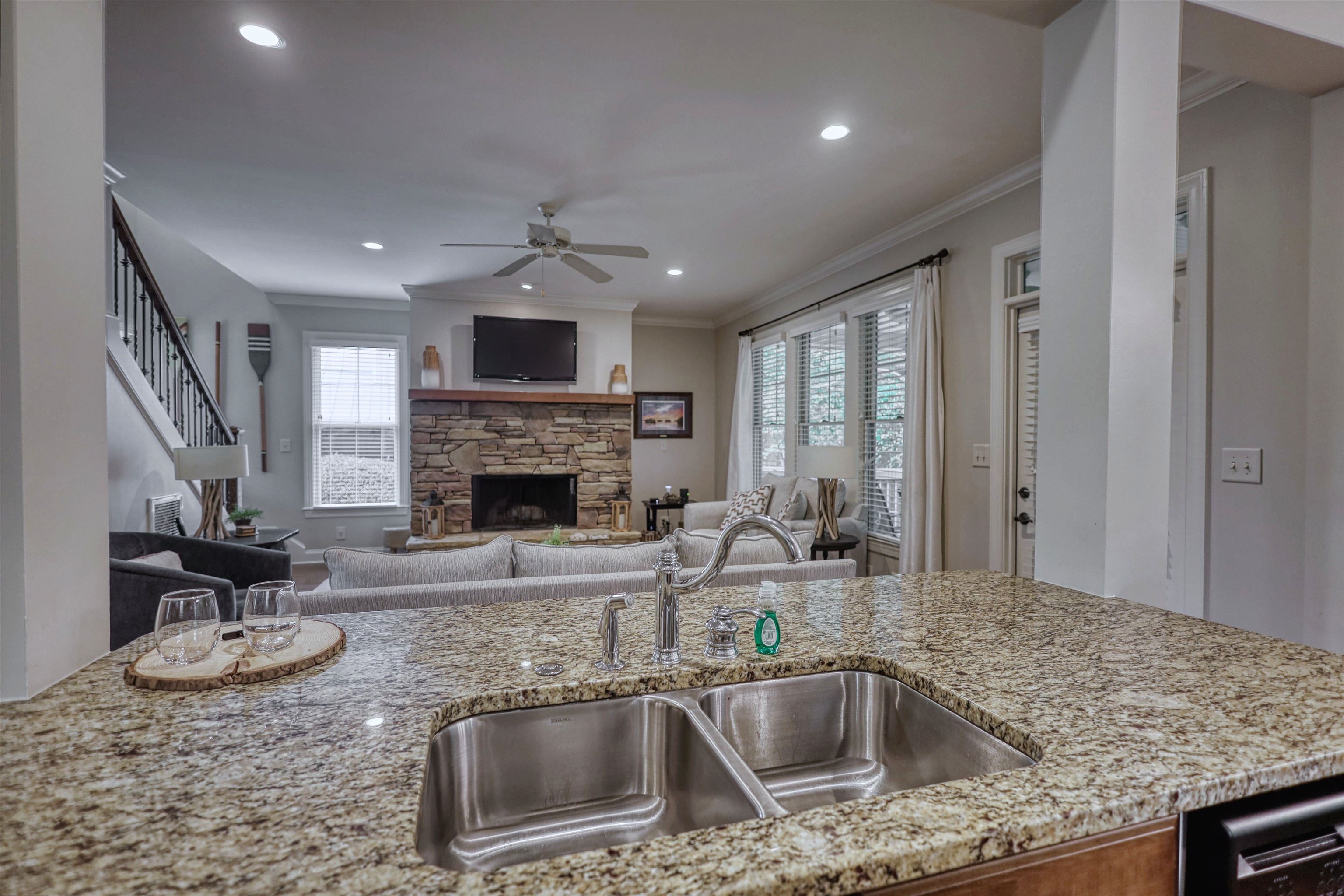 1100 STARBOARD DRIVE image 17