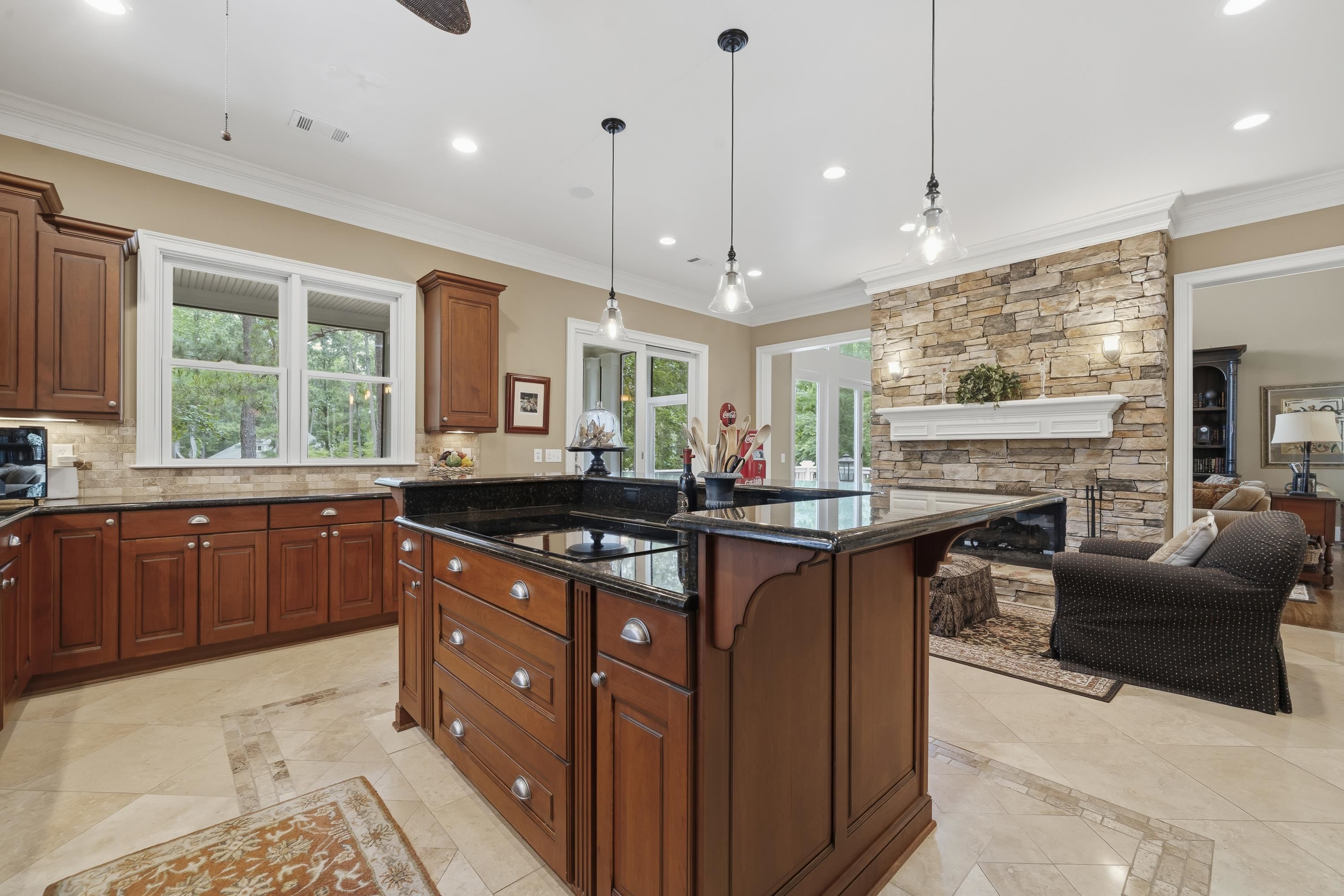 1051 CAWTHORNE LANE image 26