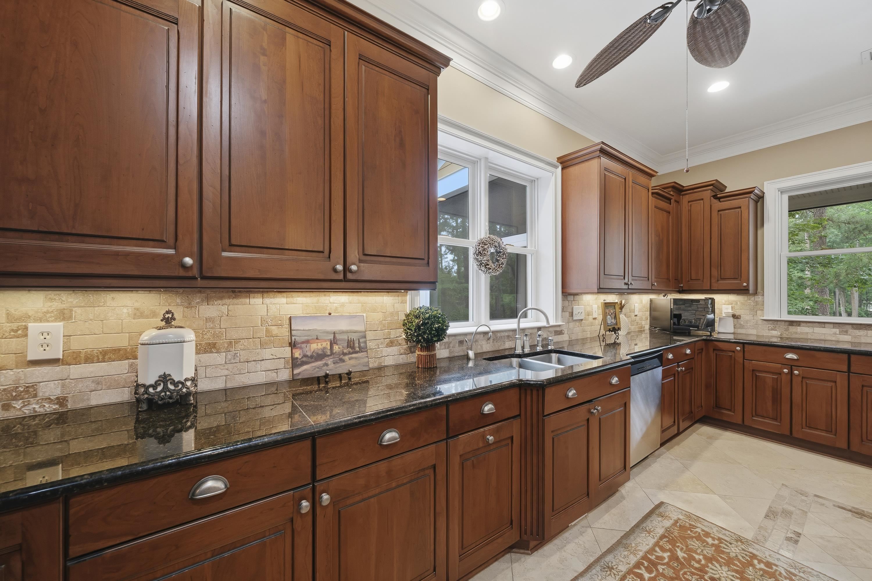 1051 CAWTHORNE LANE image 30