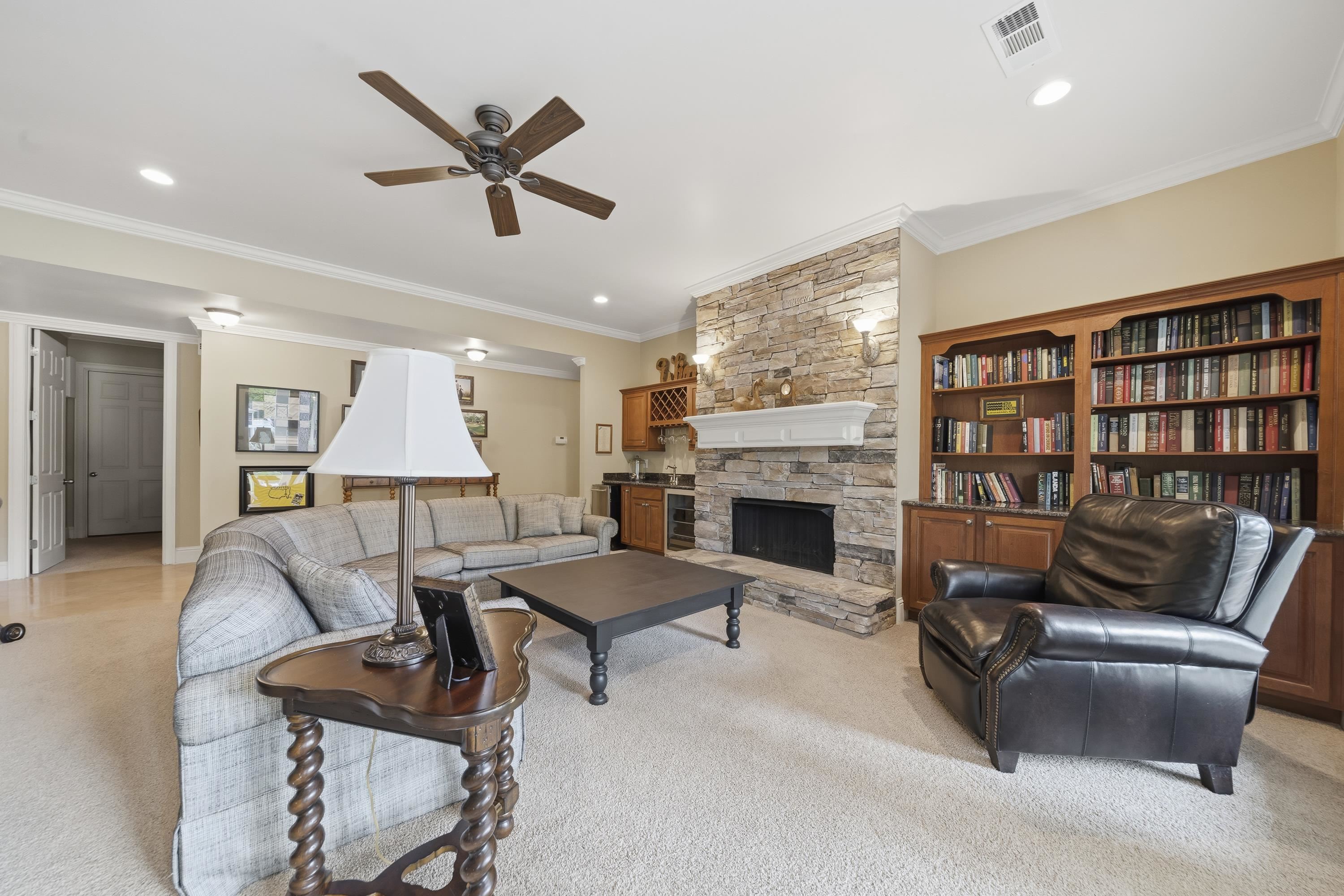 1051 CAWTHORNE LANE image 55