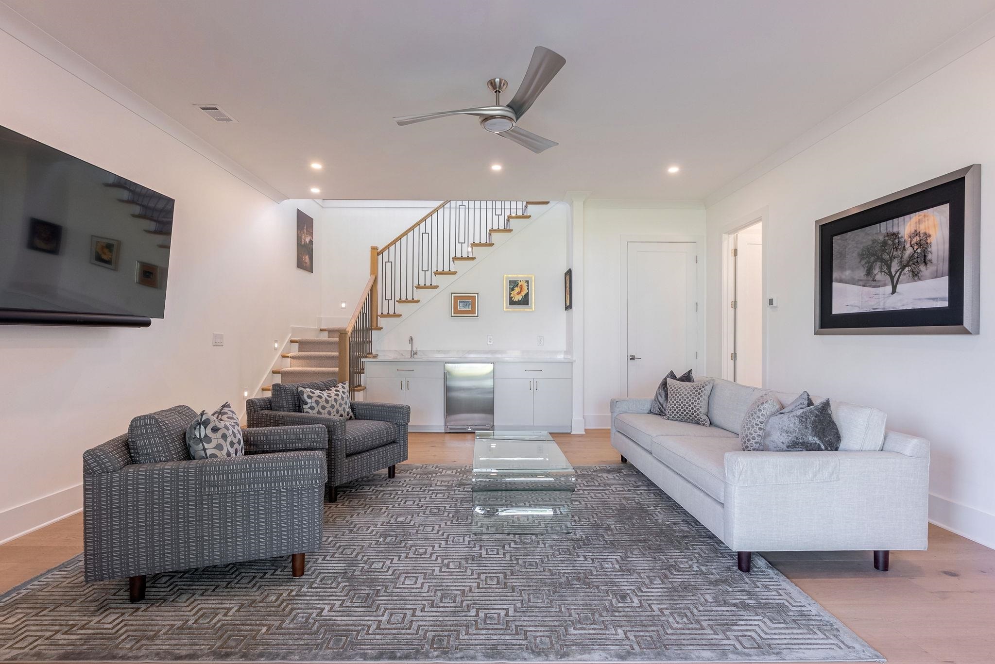 1062 FISH HOOK LANE image 31