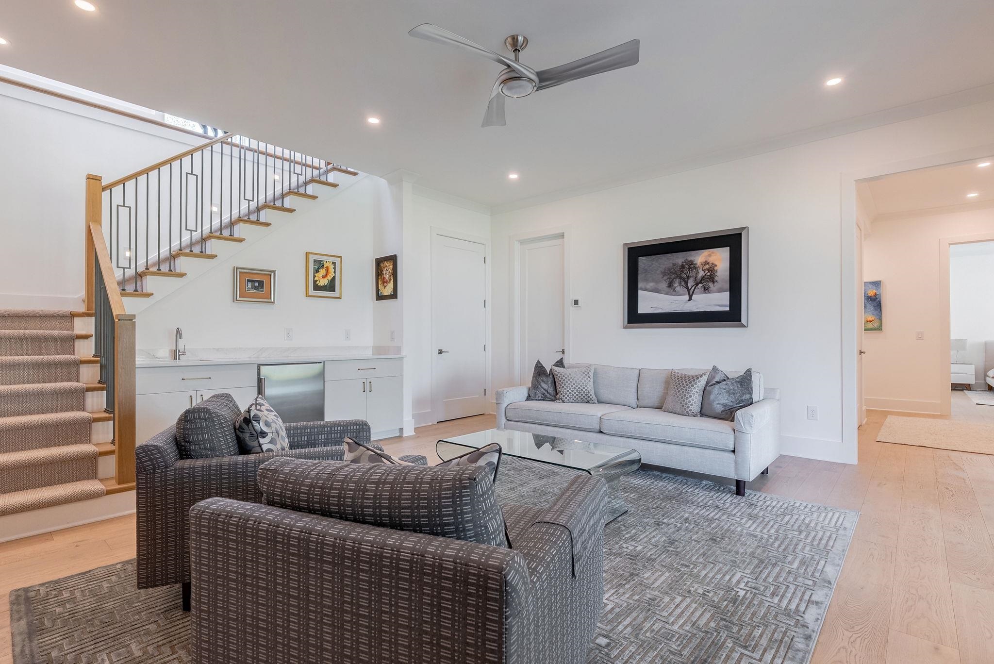 1062 FISH HOOK LANE image 32