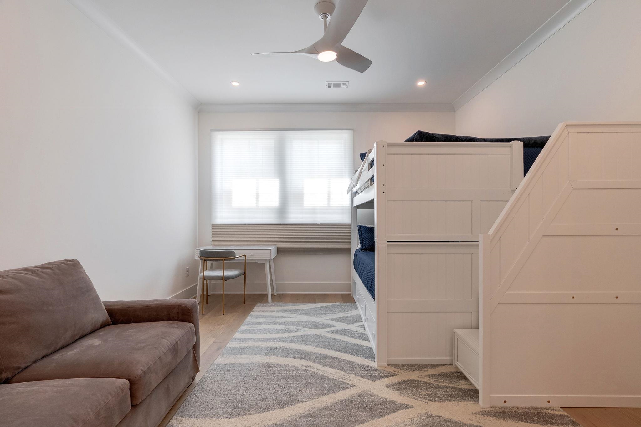 1062 FISH HOOK LANE image 39