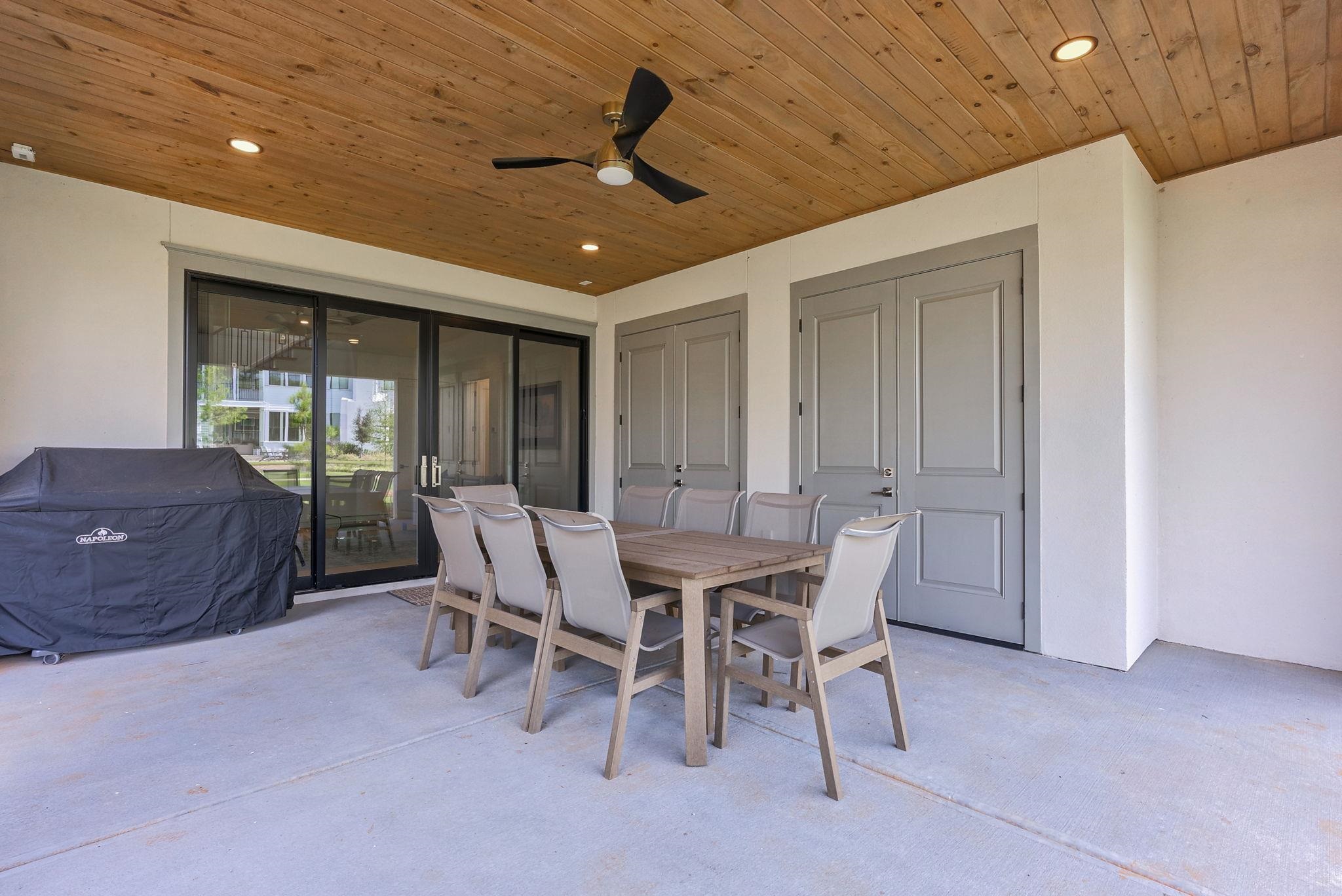 1062 FISH HOOK LANE image 43
