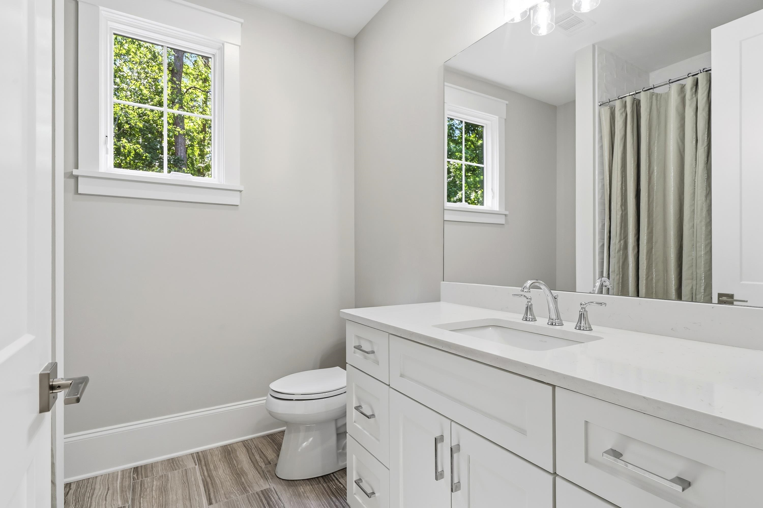 1060 CENTENNIAL POST image 31