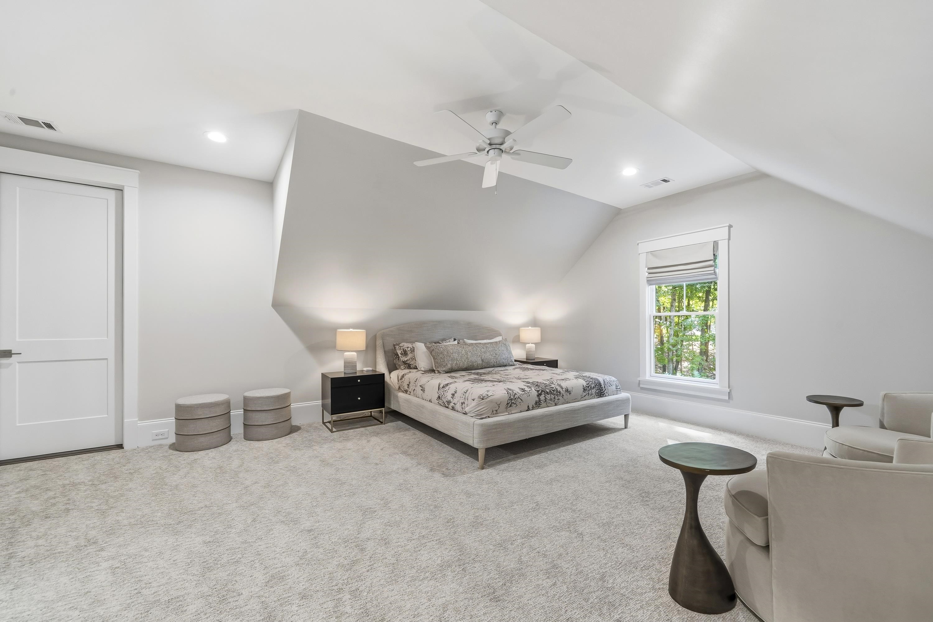 1060 CENTENNIAL POST image 32