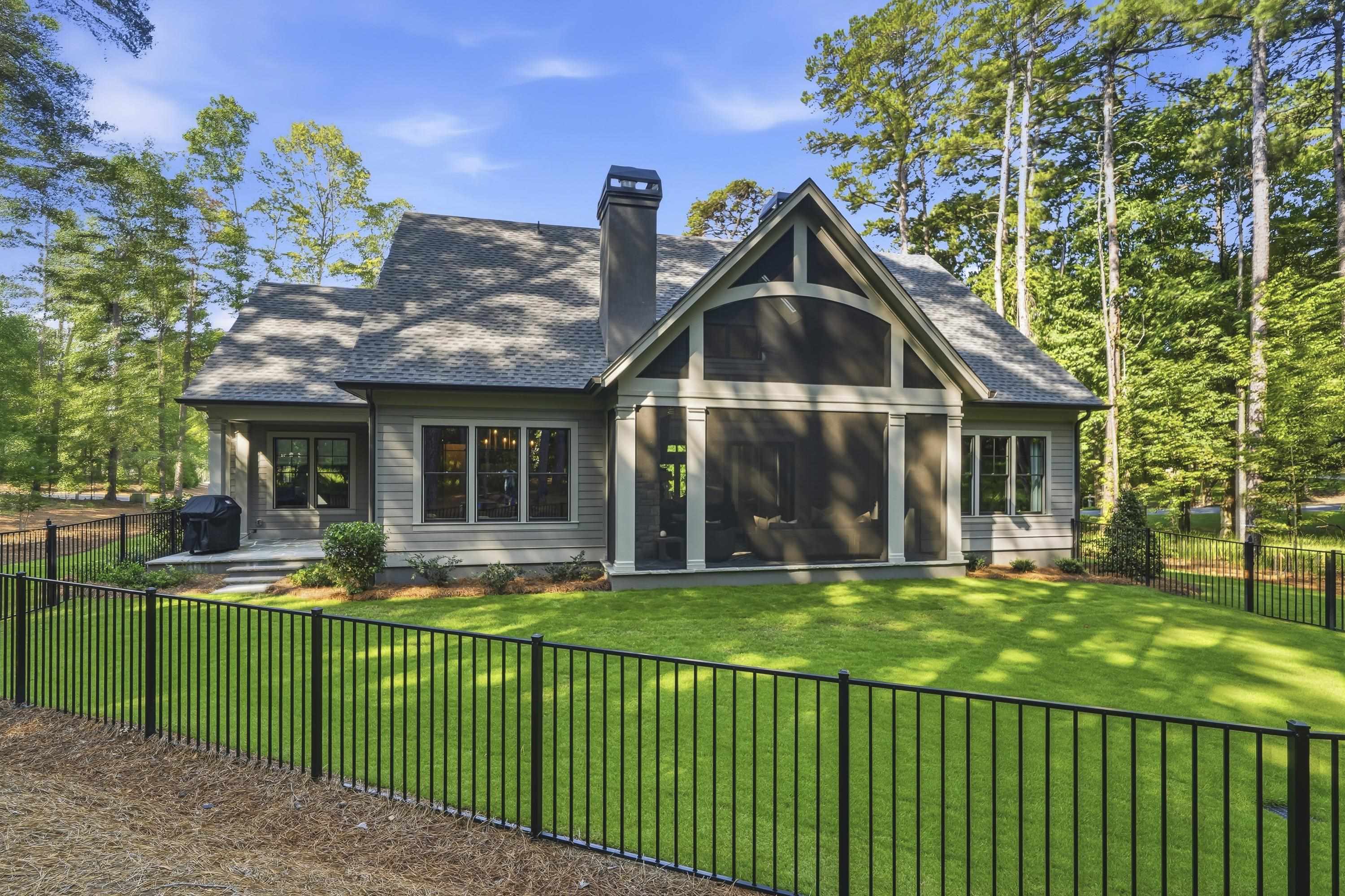 1060 CENTENNIAL POST image 37
