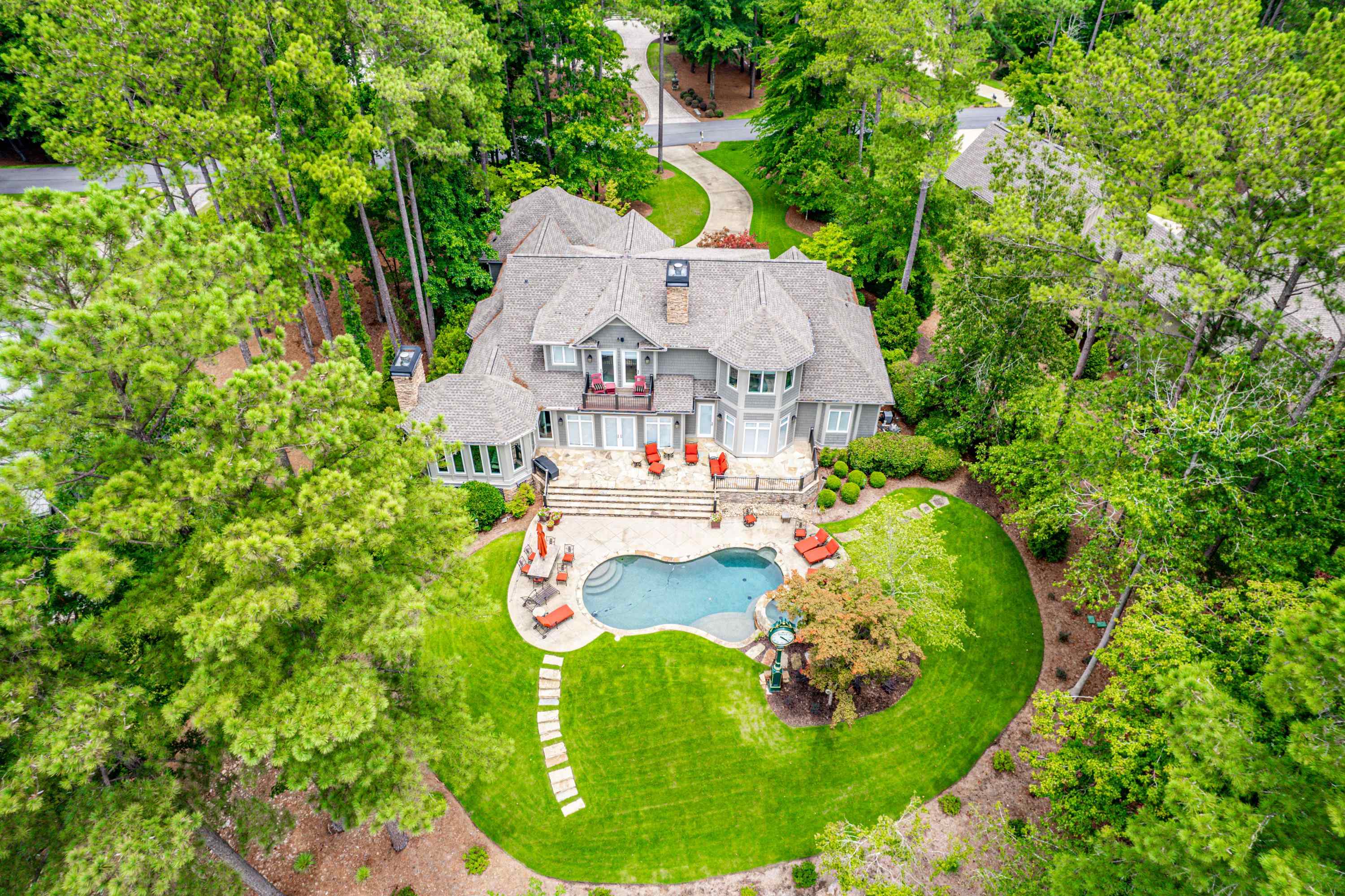 1221 LAKE CLUB DRIVE image 2