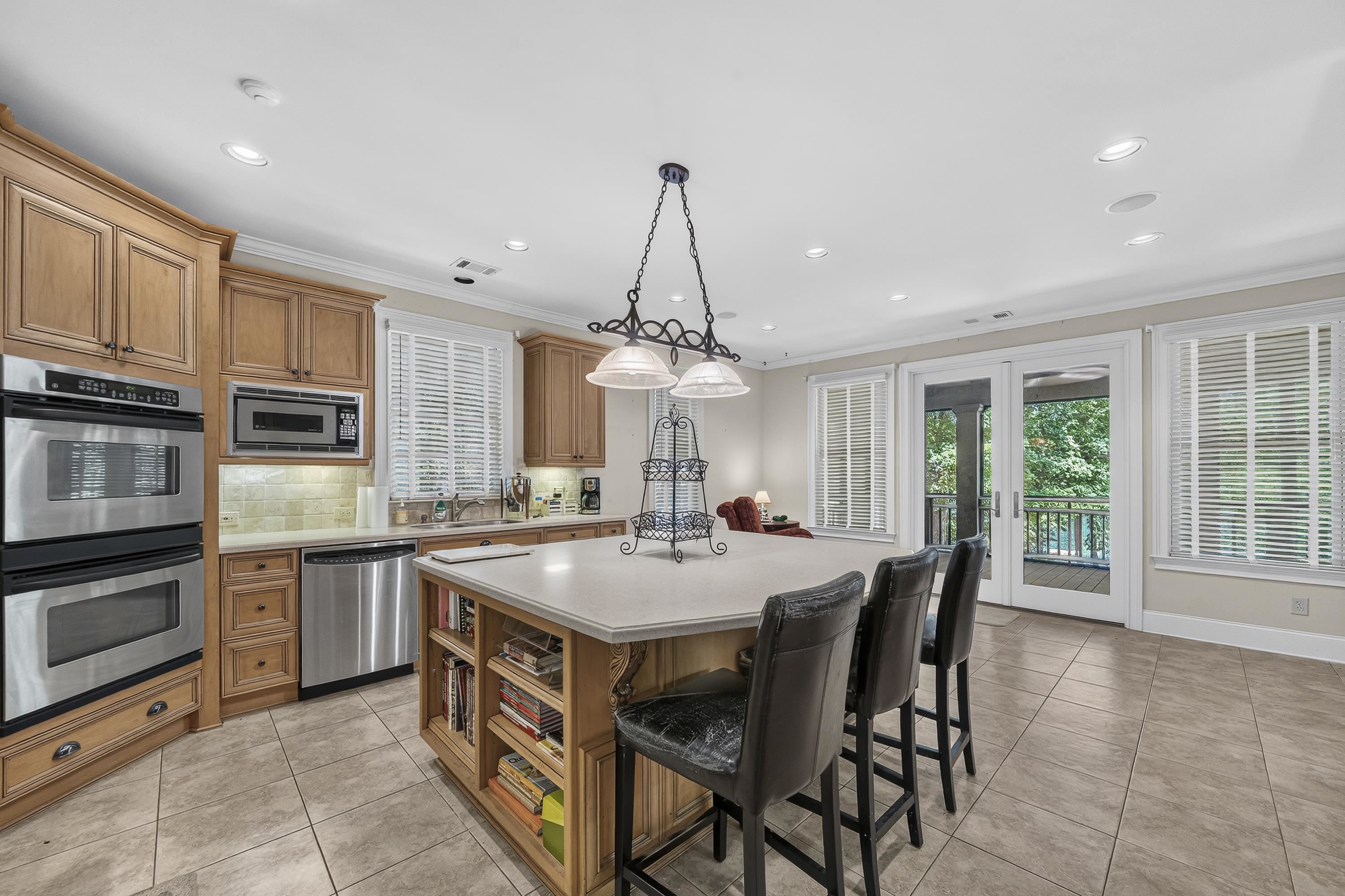 229 REYNOLDS DRIVE image 18